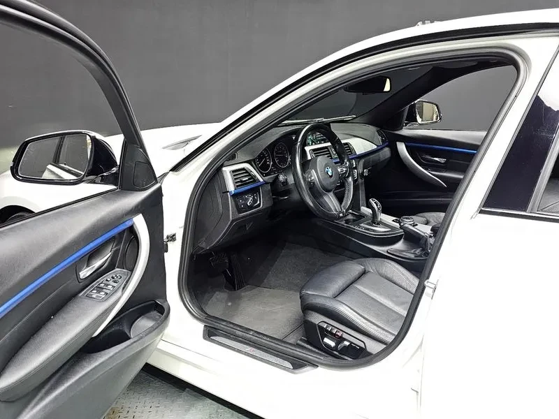 BMW 330 M Sports, снимка 10 - Автомобили и джипове - 55651175