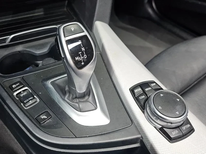 BMW 330 M Sports, снимка 9 - Автомобили и джипове - 55651175