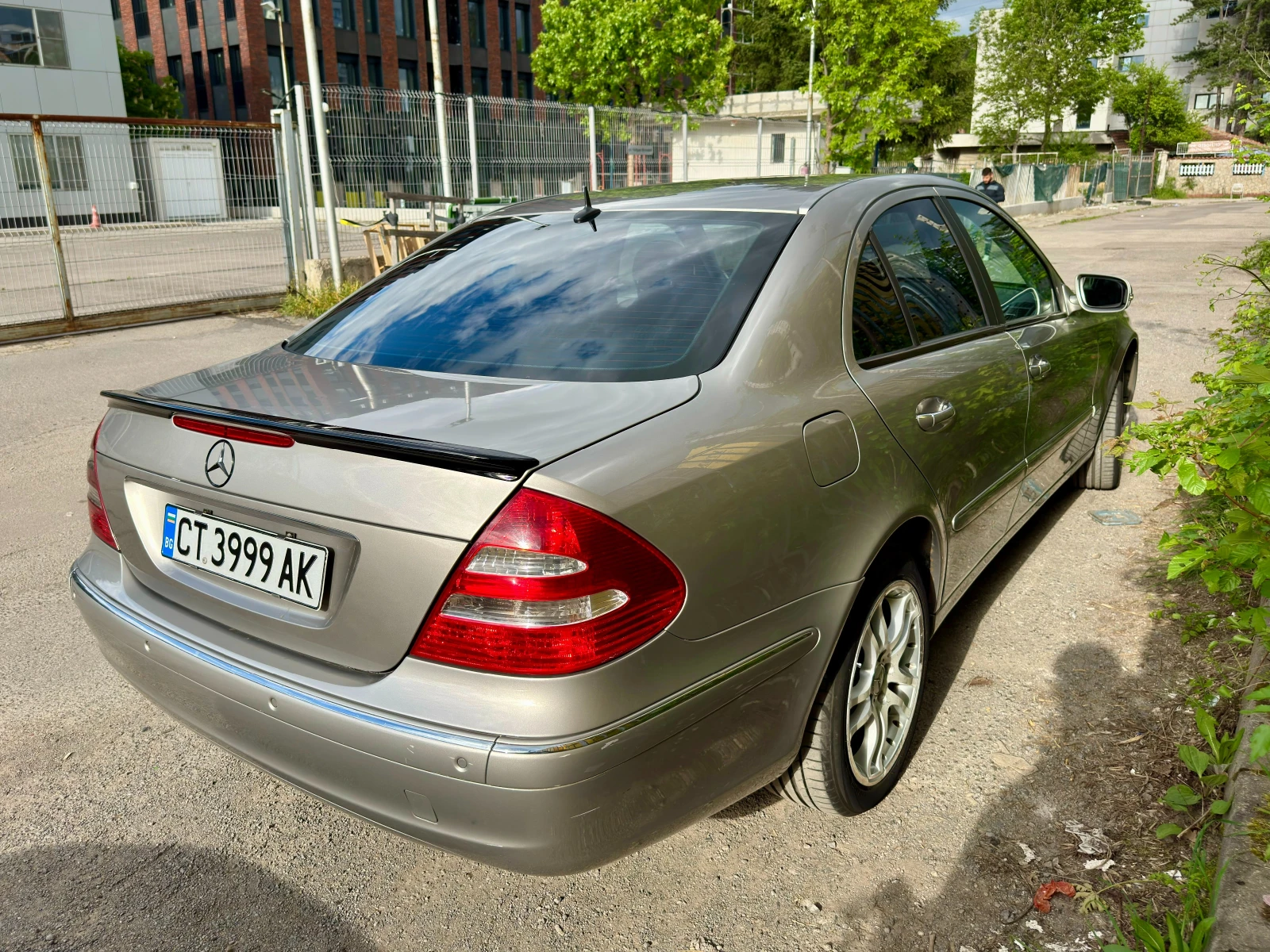Mercedes-Benz E 220  - изображение 10