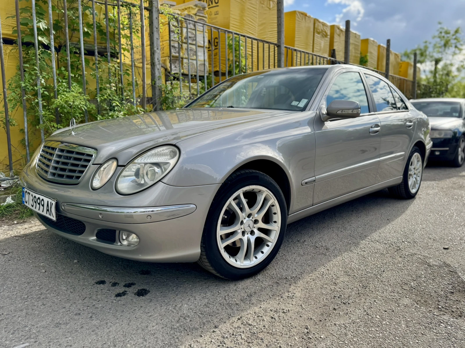 Mercedes-Benz E 220  - изображение 5
