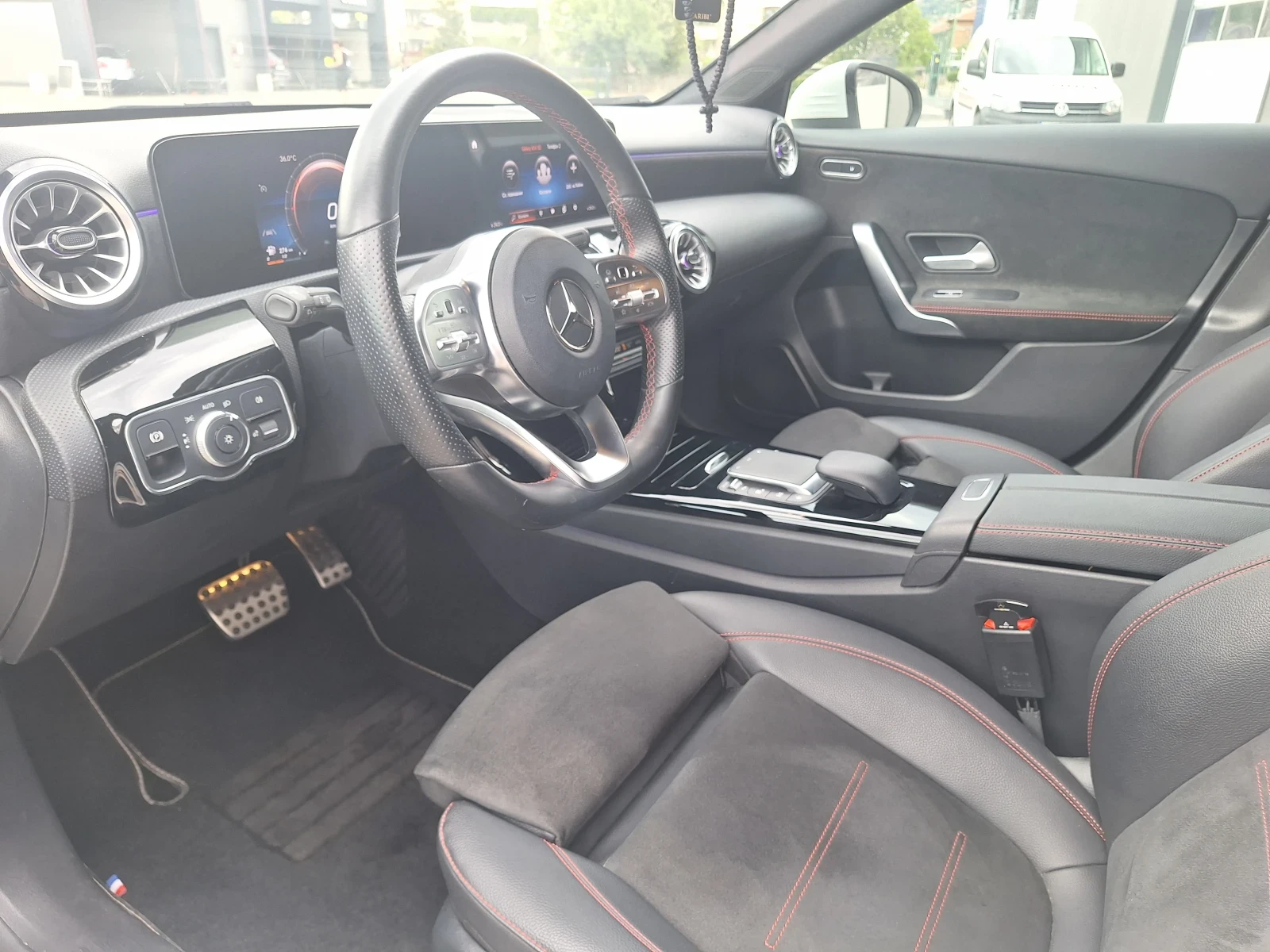 Mercedes-Benz A 180 49 000км - изображение 10