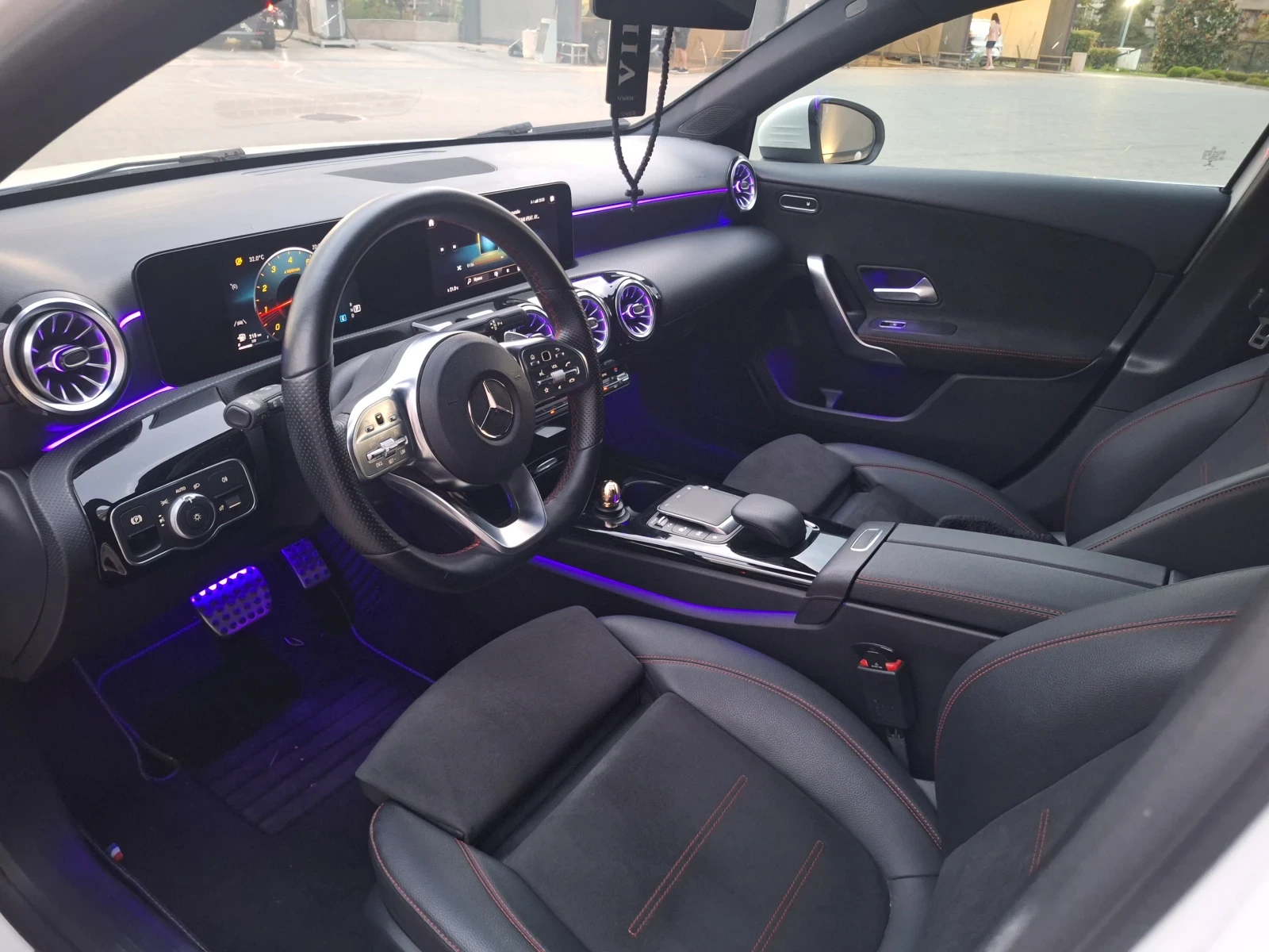 Mercedes-Benz A 180 49 000км - изображение 10