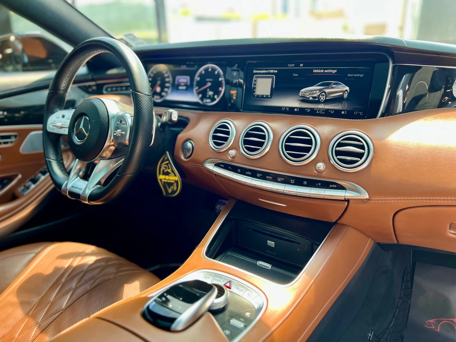 Mercedes-Benz S 500 БялаПЕРЛА* AMG* Обдухване* Desingo* 4DBurM* 4matic - изображение 9
