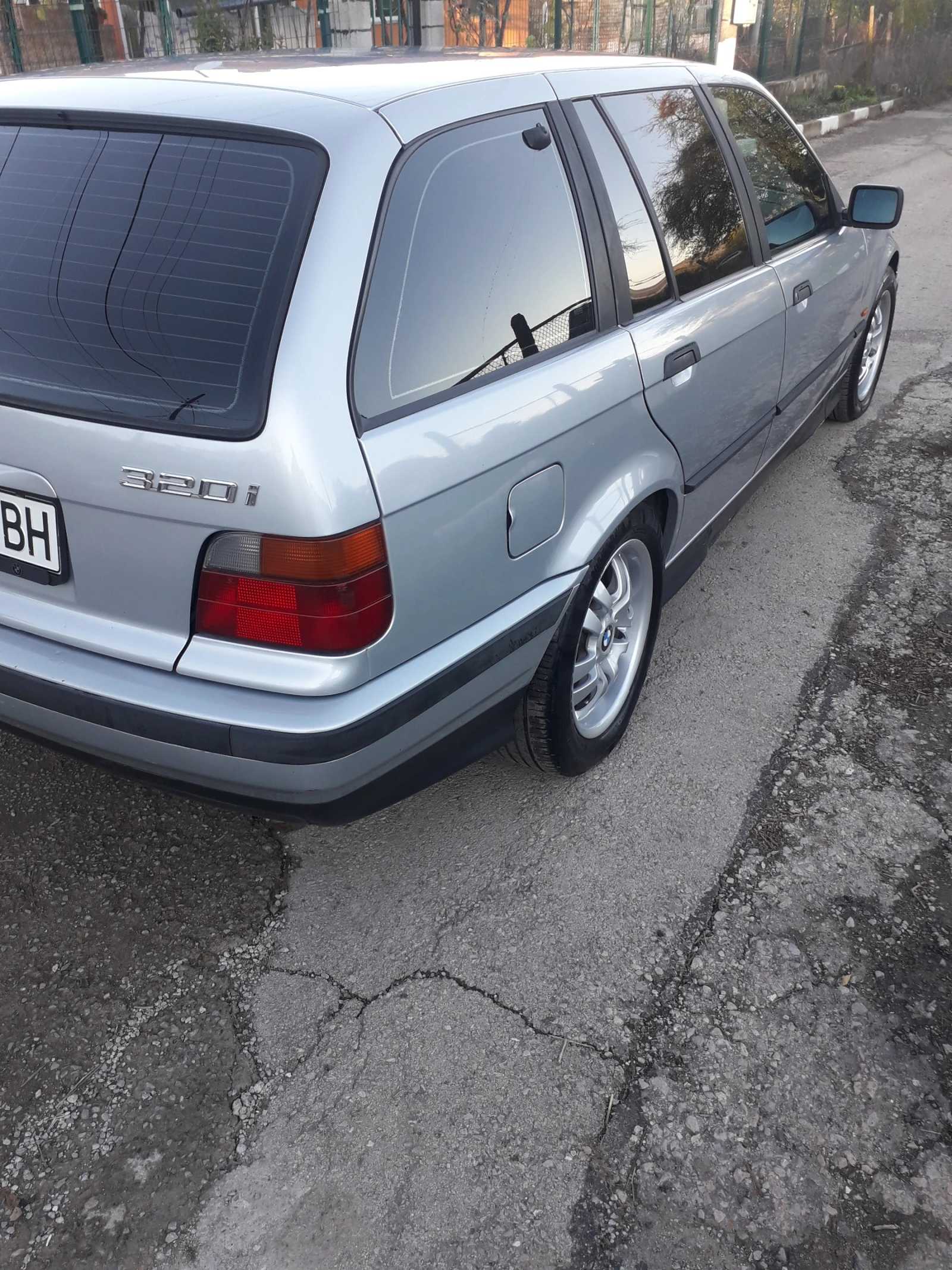 BMW 320 320i | Mobile.bg   9