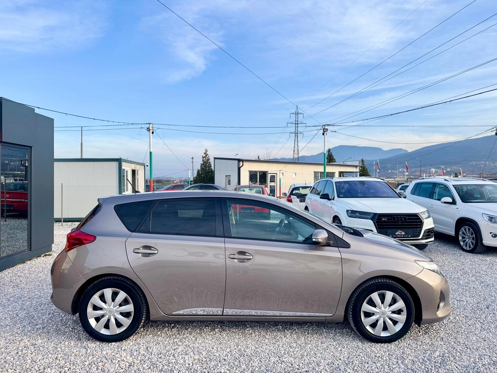 Toyota Auris ::2.0D::124к.с., снимка 4 - Автомобили и джипове - 53692791