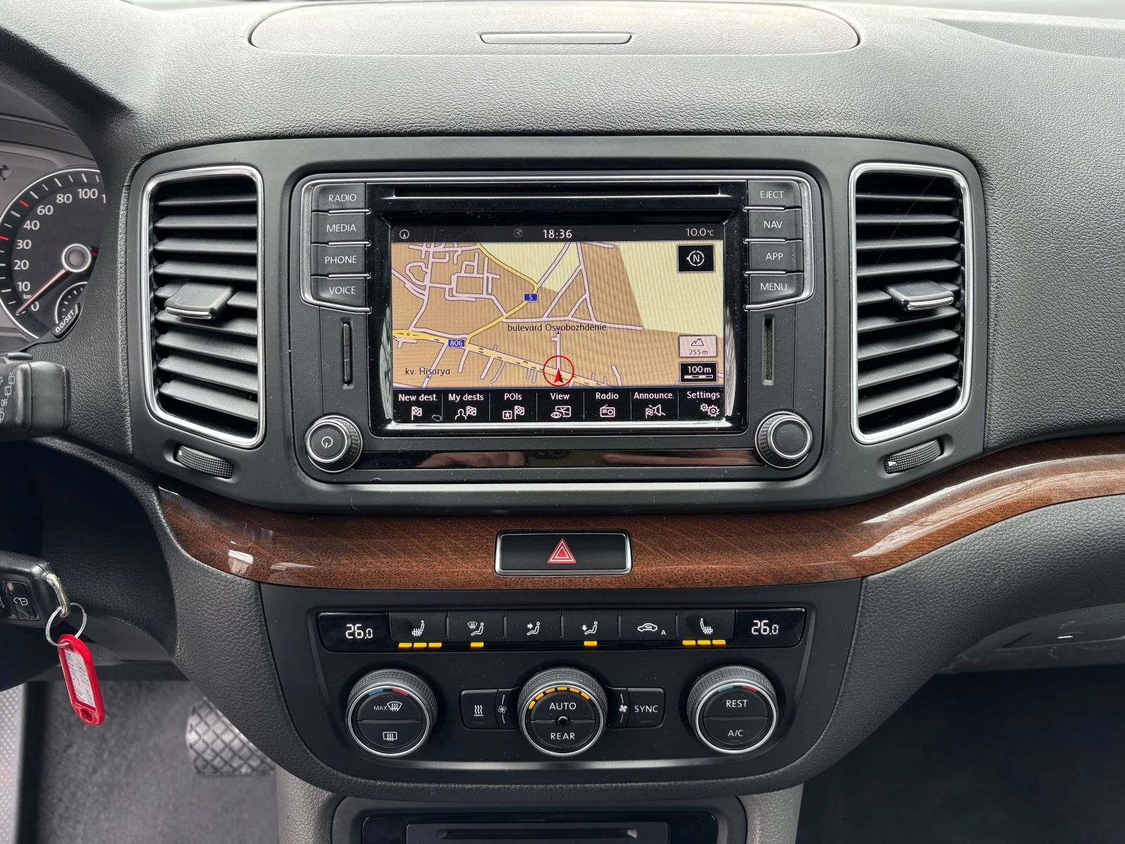 VW Sharan 2.0TDI-150k.s-FULLL* * * , снимка 11 - Автомобили и джипове - 53950572