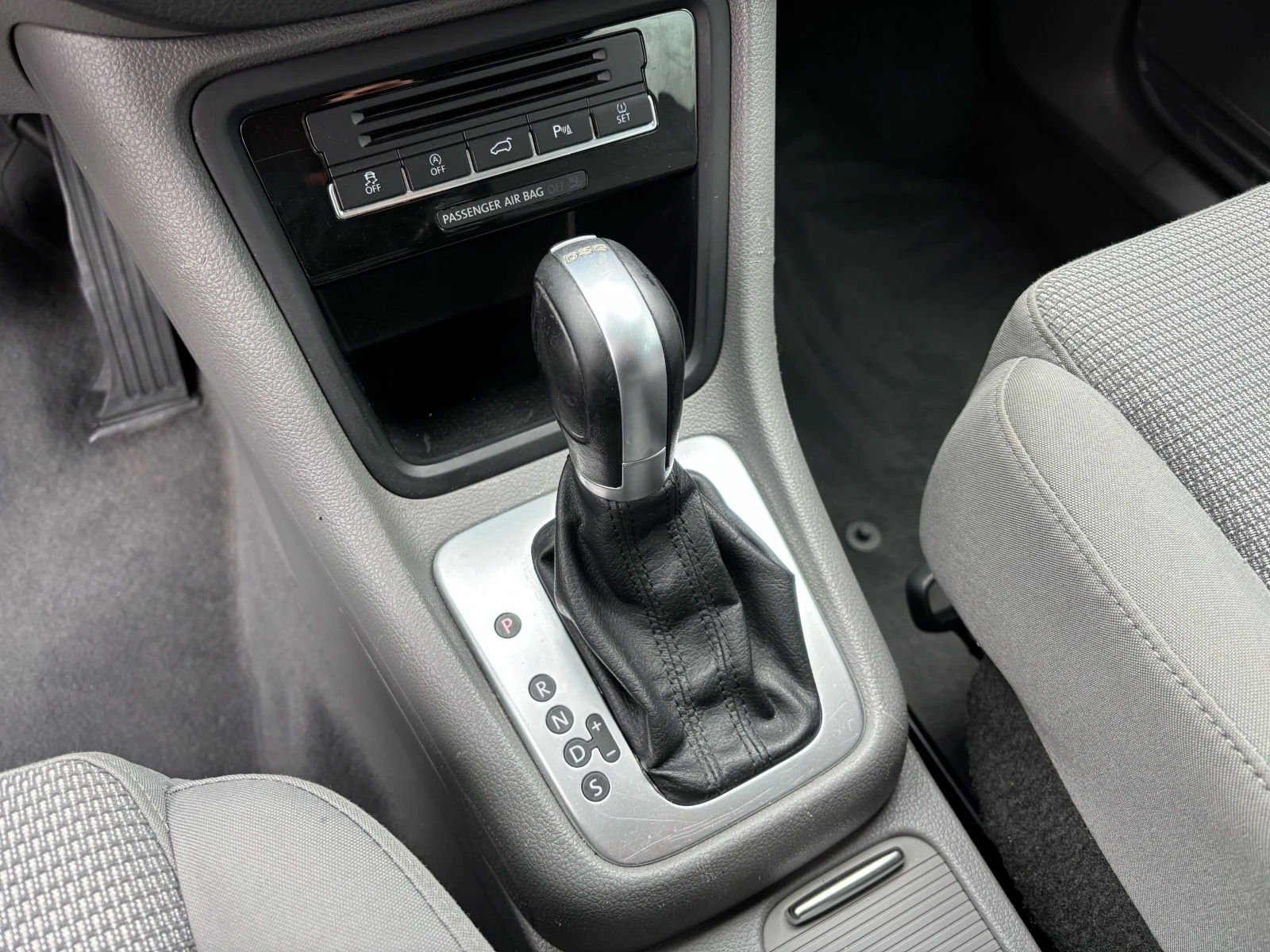 VW Sharan 2.0TDI-150k.s-FULLL* * * , снимка 12 - Автомобили и джипове - 53950572