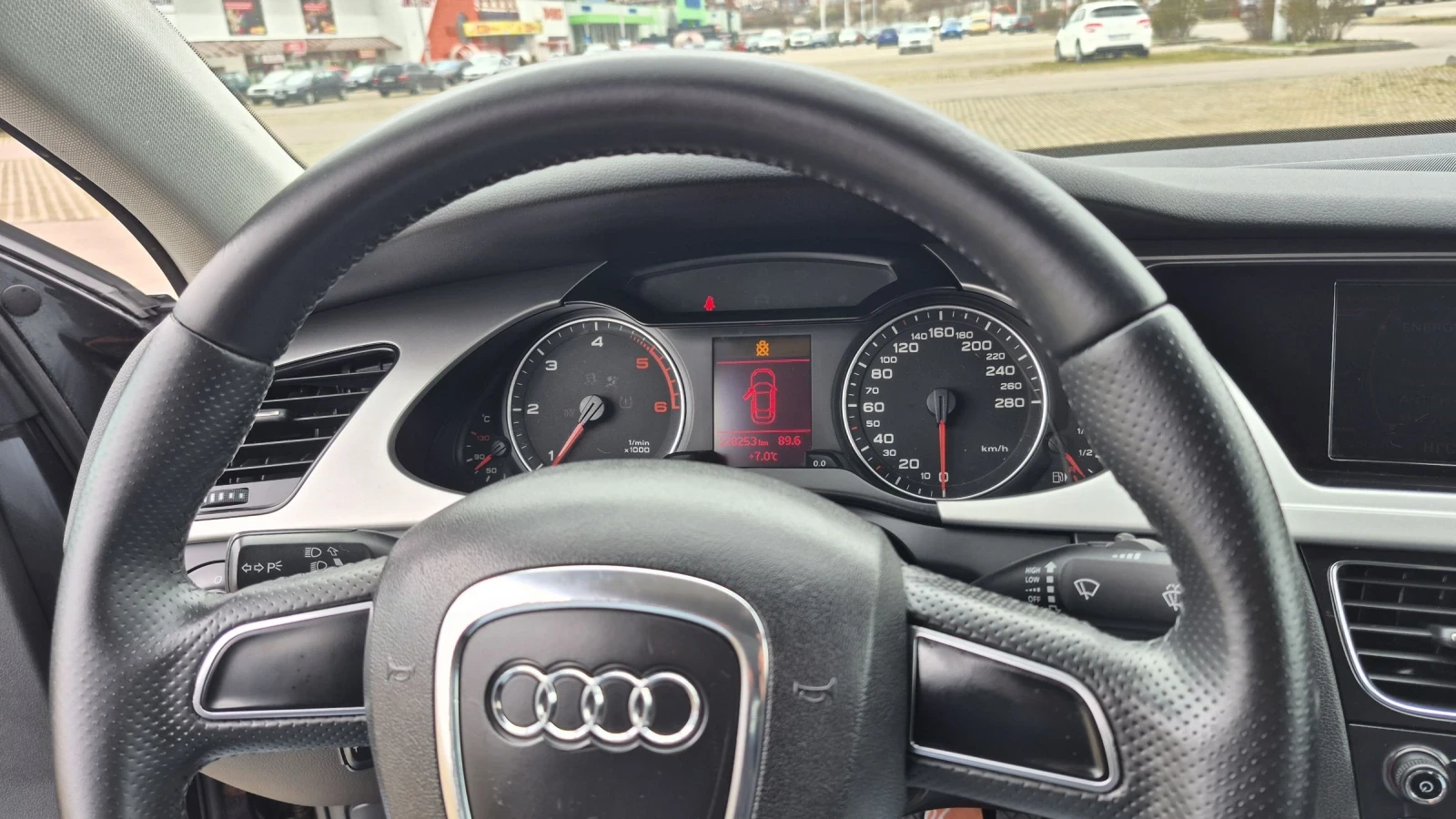 Audi A4 2.0TDI * Седан * Подгрев * Автопилот* Бартер , снимка 7 - Автомобили и джипове - 54027713