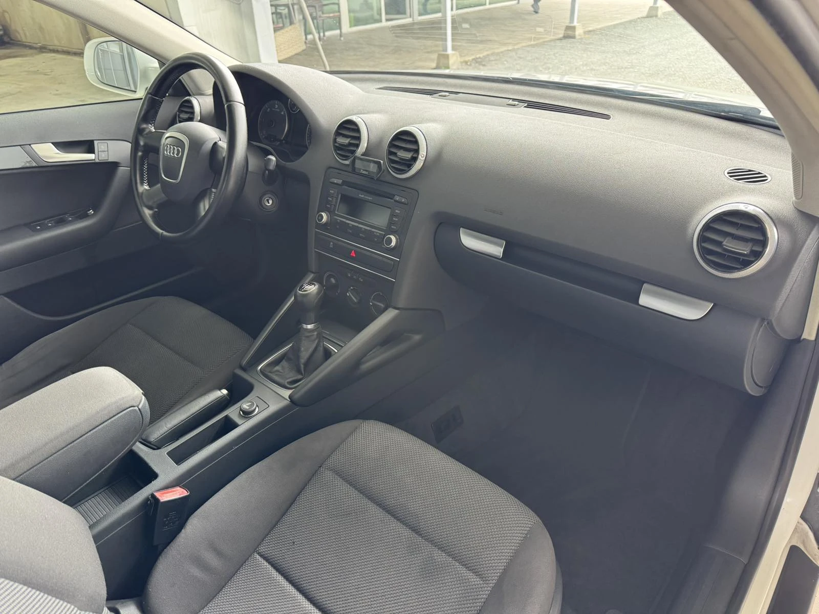 Audi A3 TDI* 90ps* ЛЕД* ПАРКТРОНИК, снимка 10 - Автомобили и джипове - 54341681