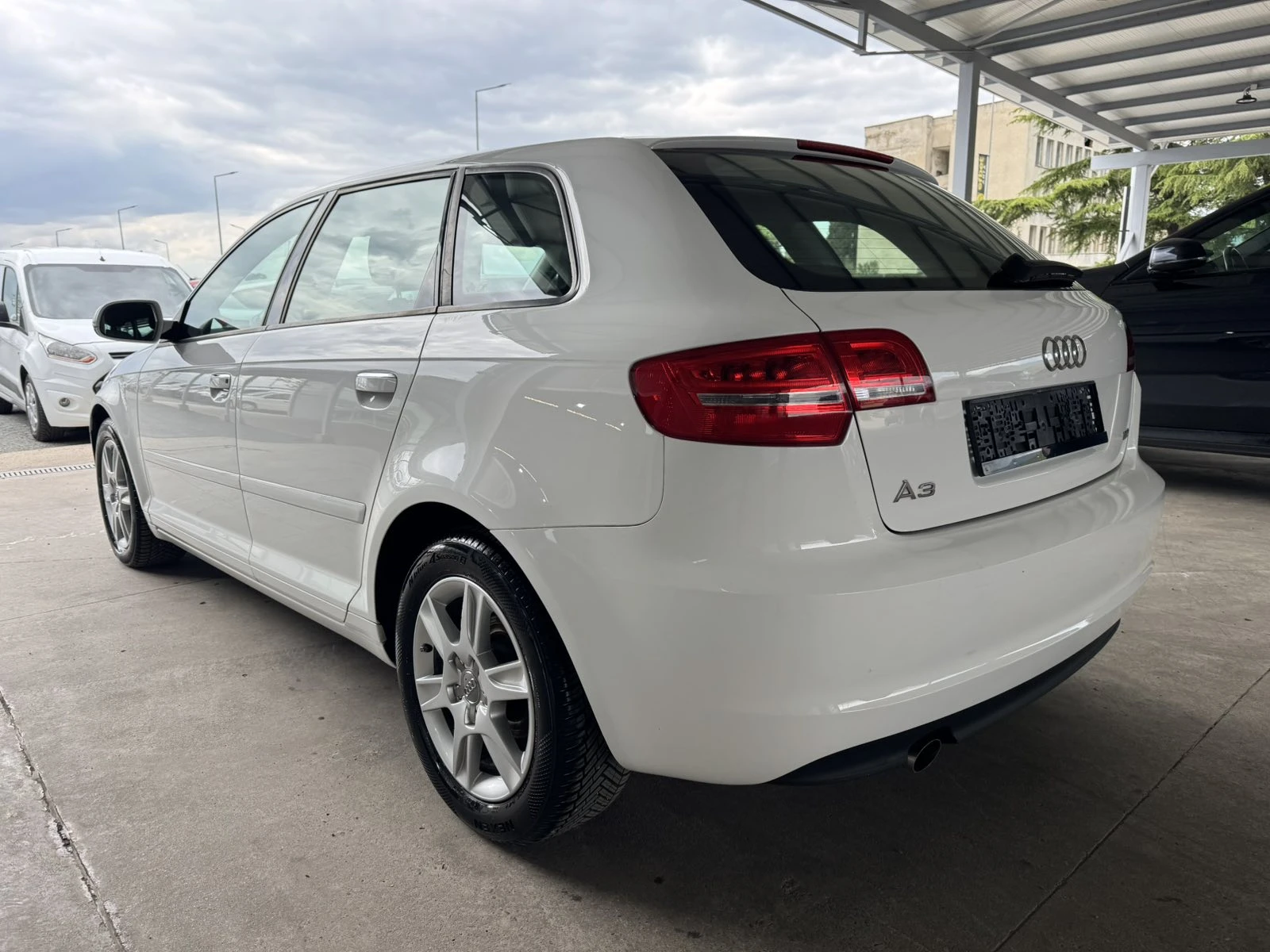 Audi A3 TDI* 90ps* ЛЕД* ПАРКТРОНИК, снимка 3 - Автомобили и джипове - 54341681