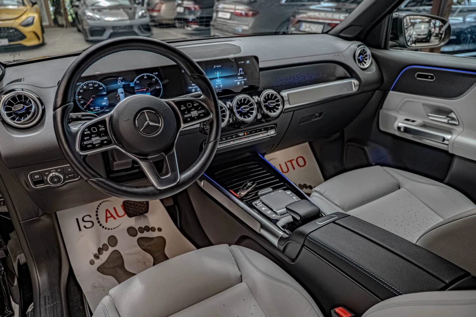 Mercedes-Benz EQB 300/4Matic/AMG/Edition/Ambient/MBUX/Камера 360, снимка 11 - Автомобили и джипове - 54839939