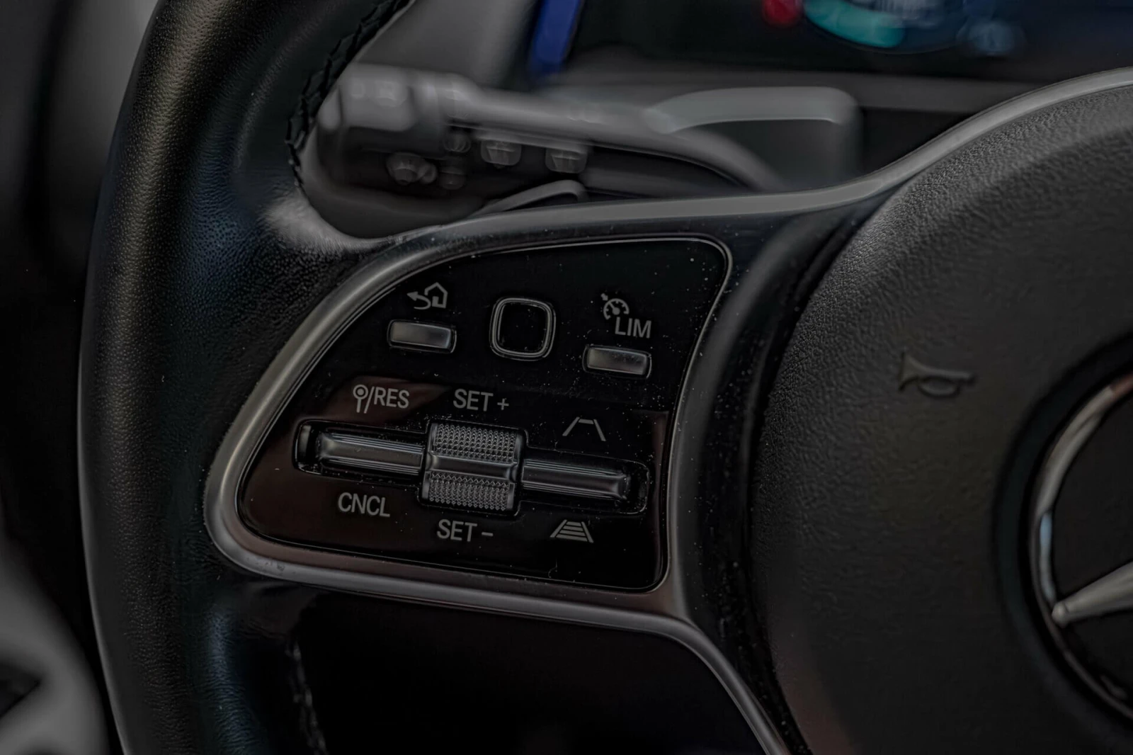 Mercedes-Benz EQB 300/4Matic/AMG/Edition/Ambient/MBUX/Камера 360, снимка 14 - Автомобили и джипове - 54839939