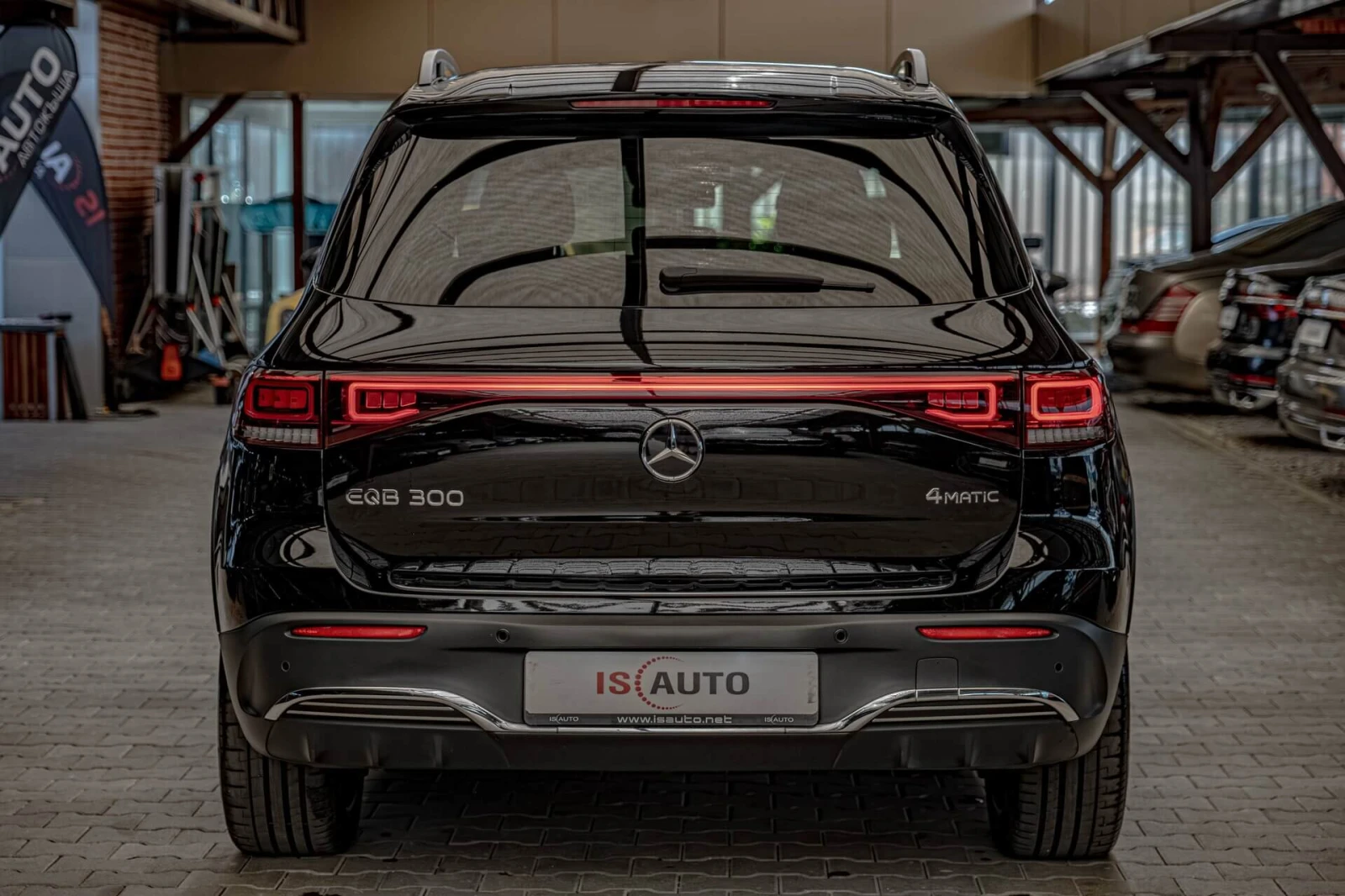 Mercedes-Benz EQB 300/4Matic/AMG/Edition/Ambient/MBUX/Камера 360, снимка 4 - Автомобили и джипове - 54839939