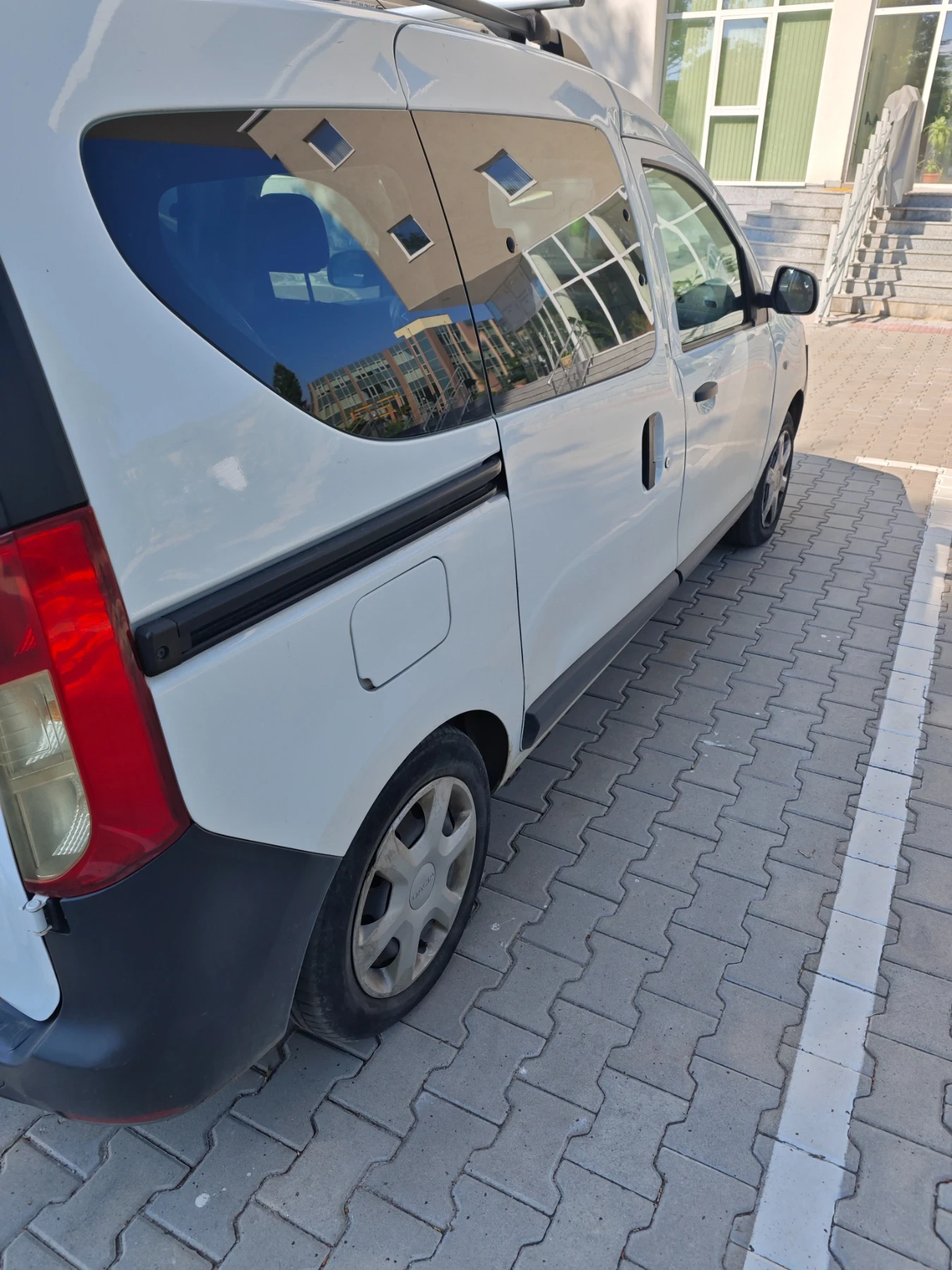Dacia Dokker 1, 6 Газ, снимка 3 - Автомобили и джипове - 55136716
