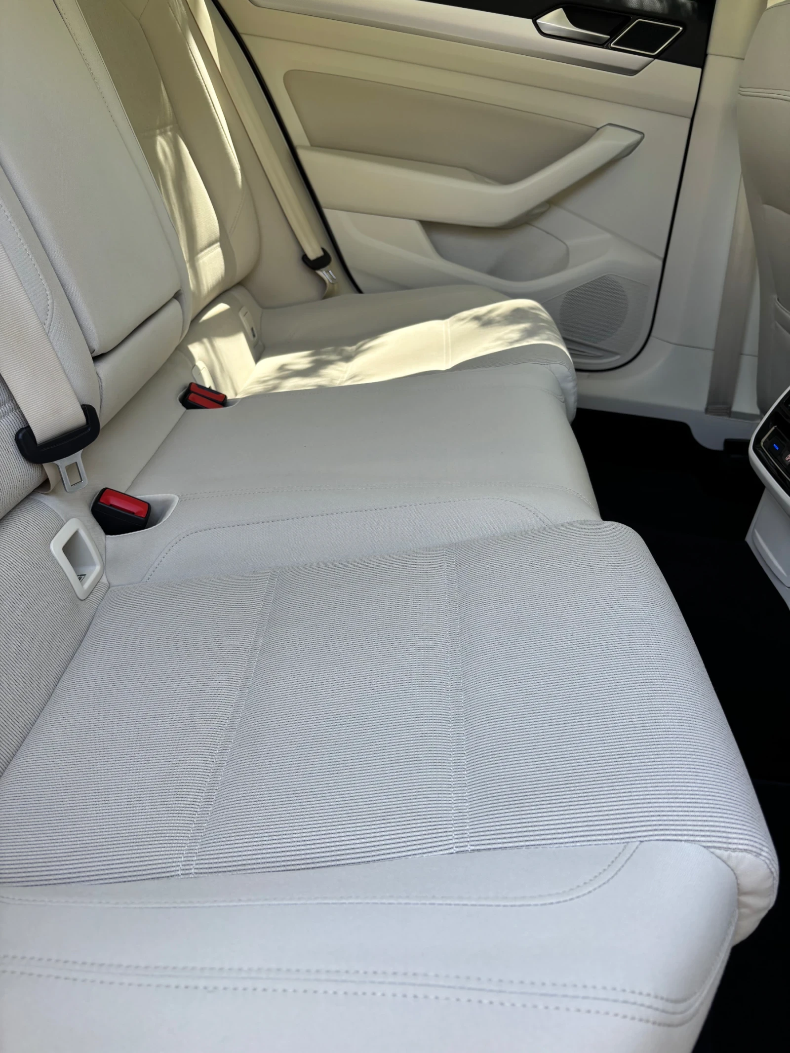 VW Passat Реални Километри ТОП Състояние!, снимка 13 - Автомобили и джипове - 55793492