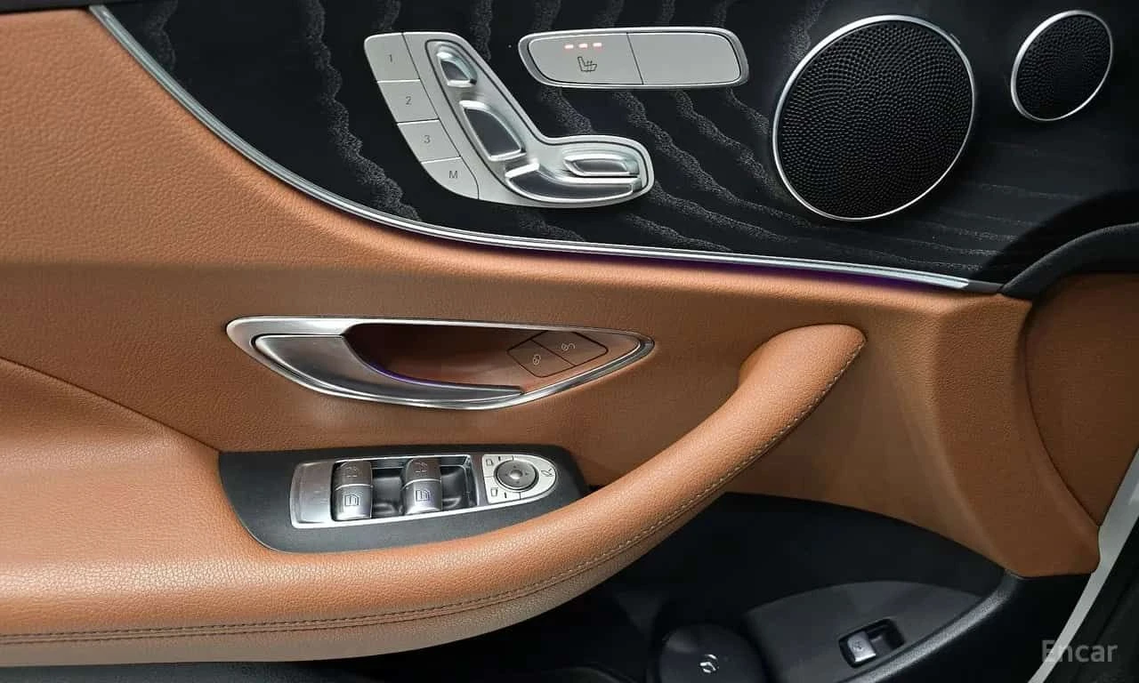 Mercedes-Benz E 220 * E220d Coupe * CARFAX * ЦЕНА ДО БГ, снимка 8 - Автомобили и джипове - 55531482