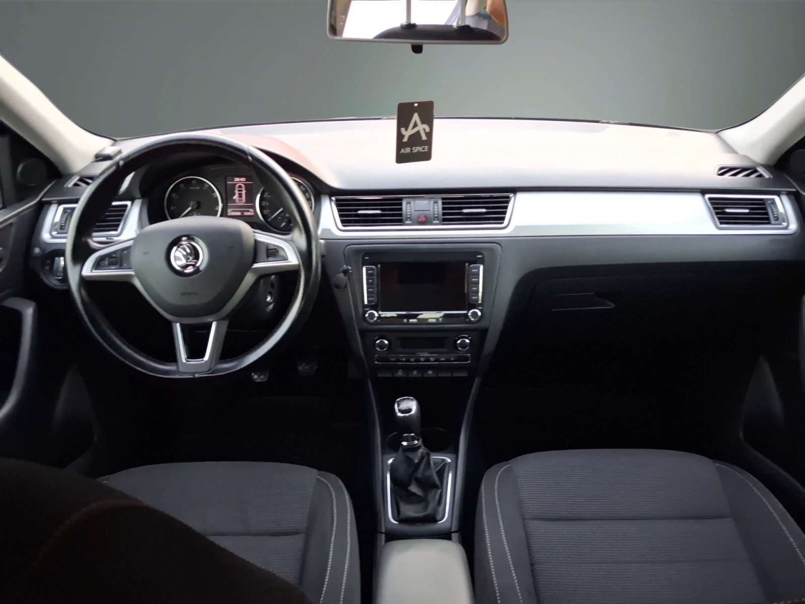 Skoda Rapid Елеганс 1, 2 MPI 12V , 75 к.с., 5М+ LPG, снимка 10 - Автомобили и джипове - 55563236