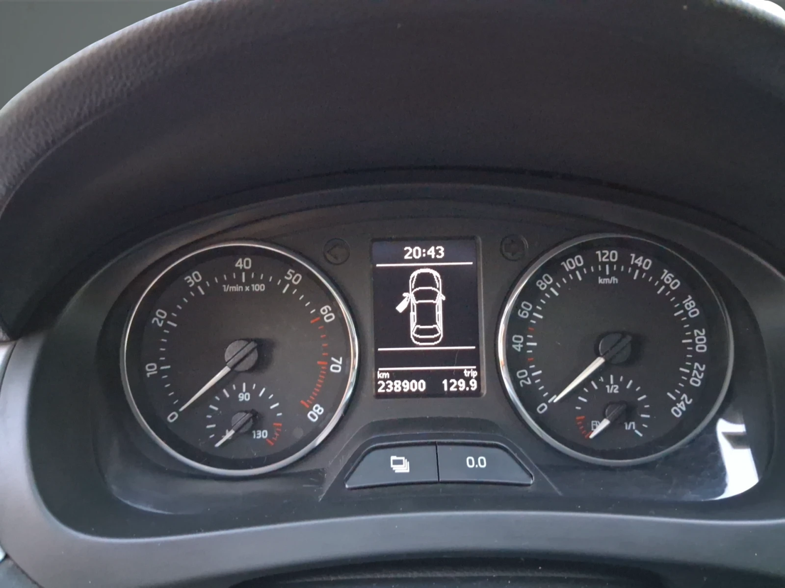 Skoda Rapid Елеганс 1, 2 MPI 12V , 75 к.с., 5М+ LPG, снимка 9 - Автомобили и джипове - 55563236