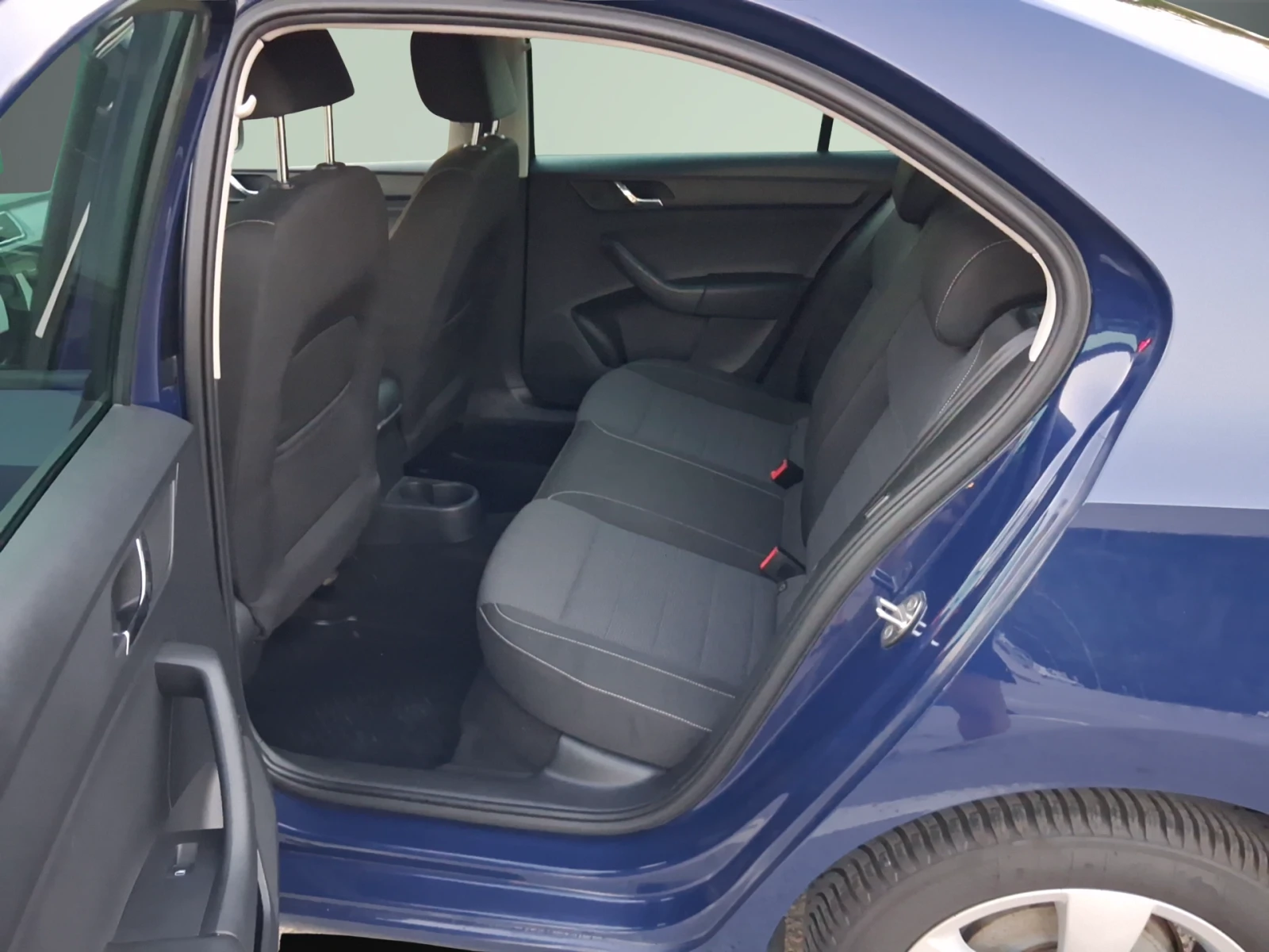 Skoda Rapid Елеганс 1, 2 MPI 12V , 75 к.с., 5М+ LPG, снимка 11 - Автомобили и джипове - 55563236
