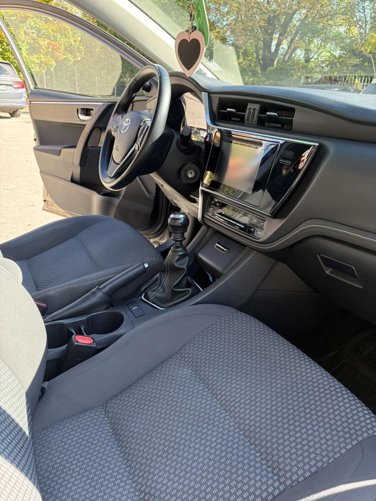 Toyota Corolla, снимка 9 - Автомобили и джипове - 56635374