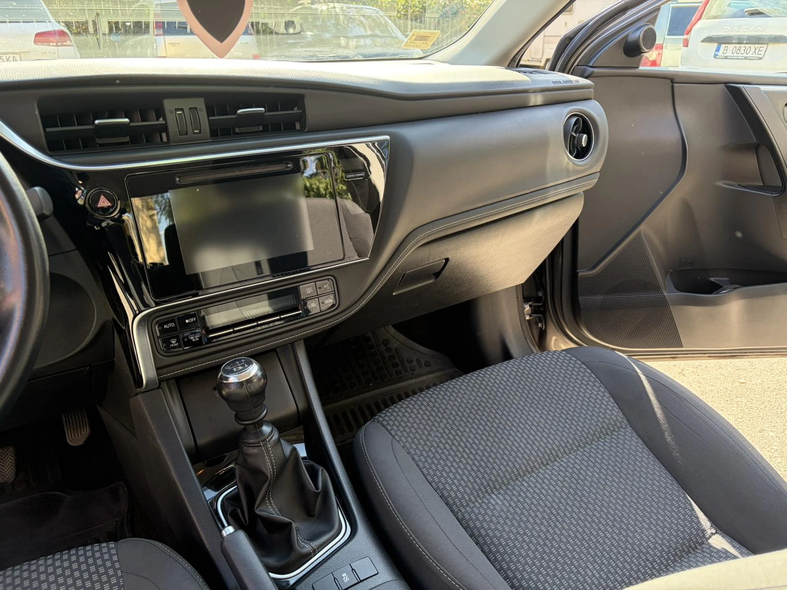 Toyota Corolla, снимка 10 - Автомобили и джипове - 56635374