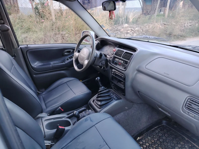 Suzuki Grand vitara, снимка 6 - Автомобили и джипове - 47682869