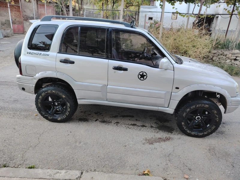 Suzuki Grand vitara, снимка 4 - Автомобили и джипове - 47682869