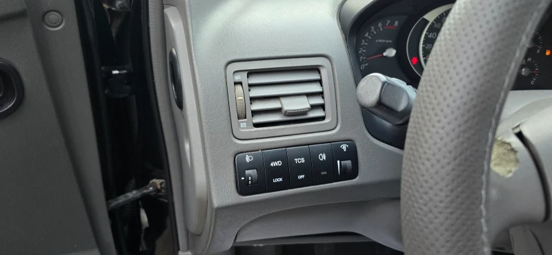 Hyundai Tucson 2.0 141hp 4x4, снимка 14 - Автомобили и джипове - 52367692
