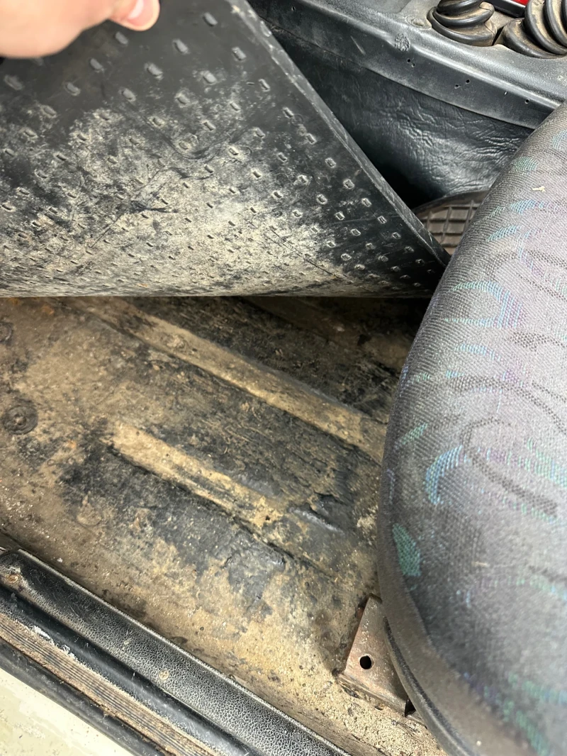 Lada Niva 1.7i, снимка 5 - Автомобили и джипове - 52539773