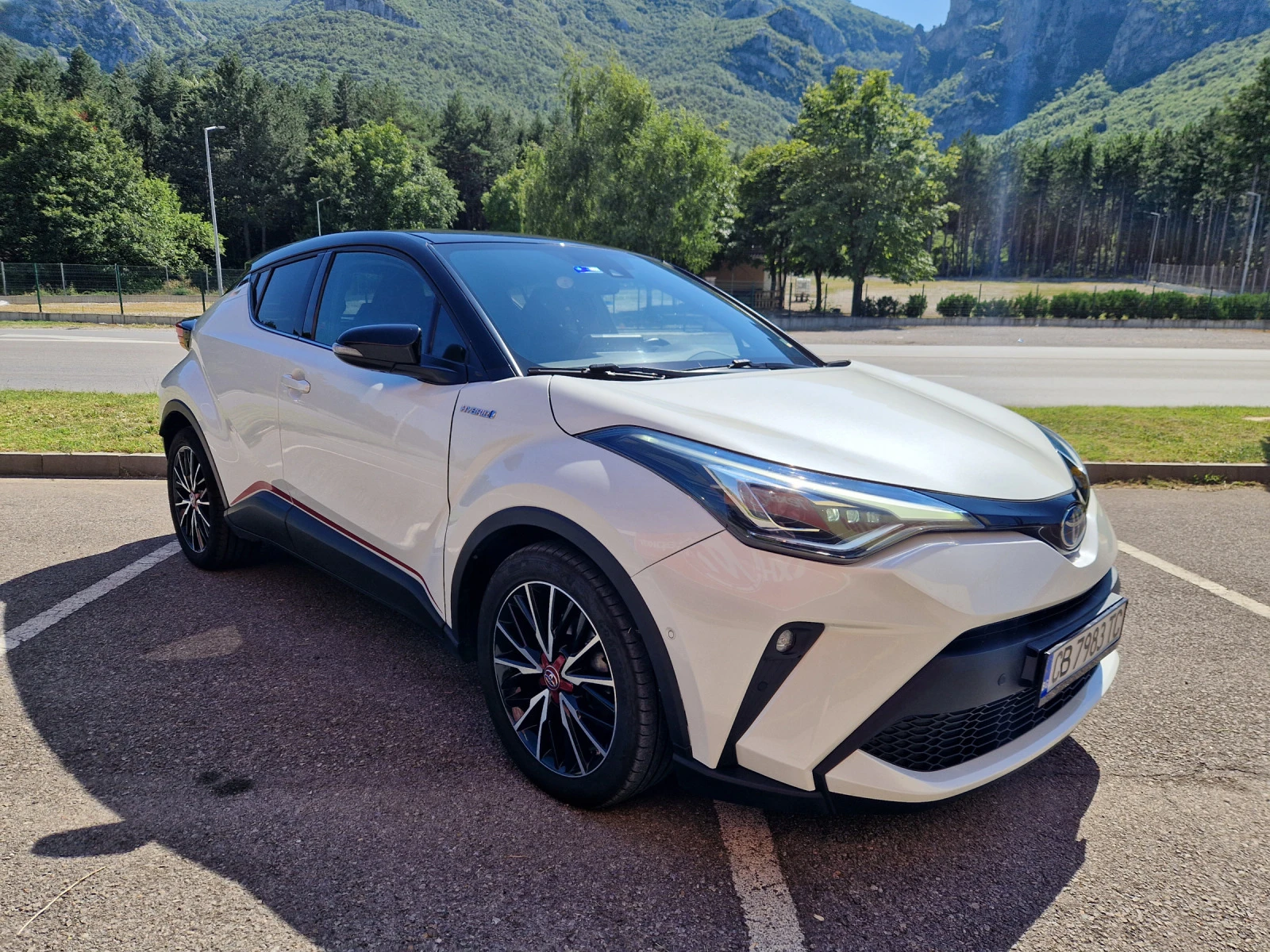 Toyota C-HR 2.0Hybrid/обслужен/гранция/ел.багажник/Full екстри - изображение 2