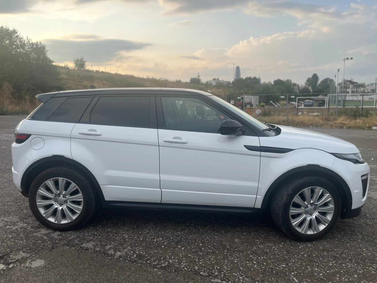 Land Rover Range Rover Evoque 4x4 R-Dinamic 9 , 2.2d-210. | Mobile.bg   11