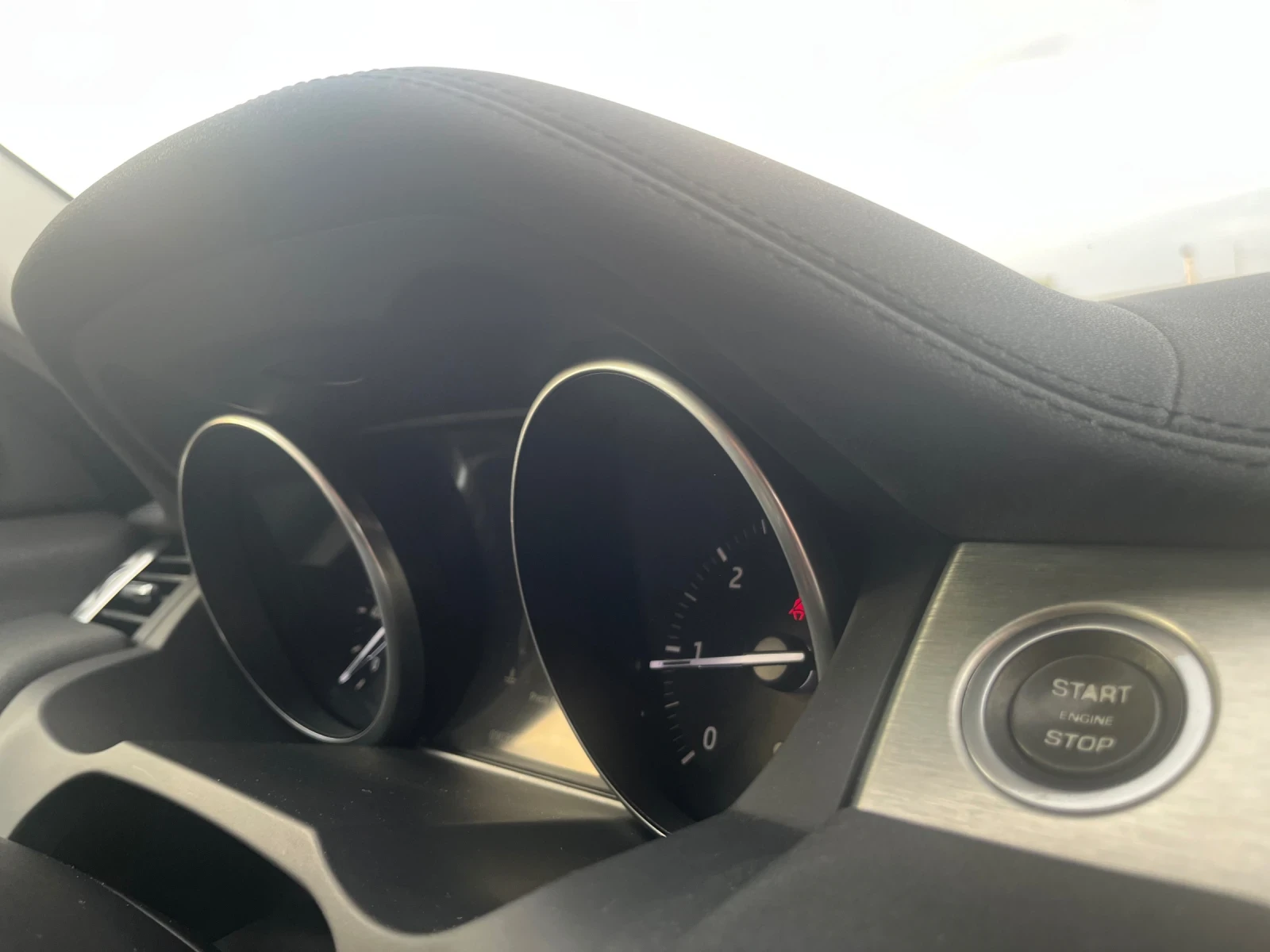 Land Rover Range Rover Evoque 4x4 R-Dinamic 9 скорости, 2.2d-210к.с - изображение 8