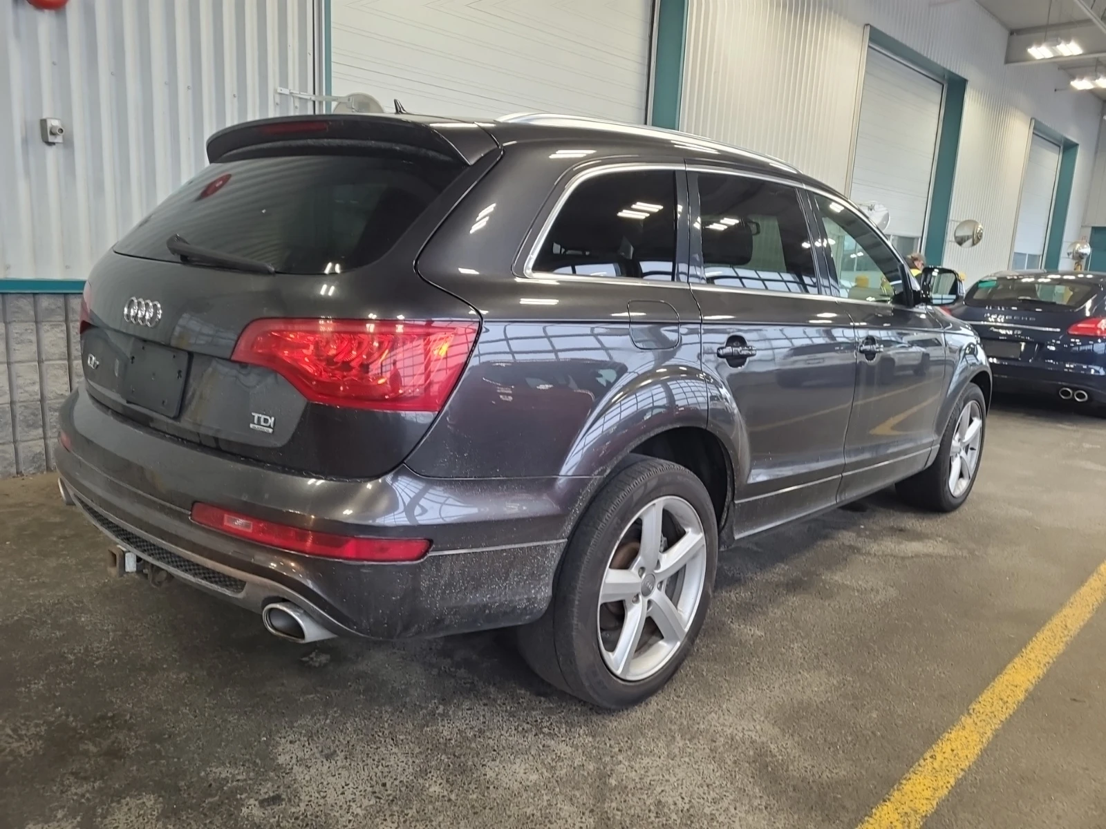 Audi Q7 3.0 TDI * CARFAX * АвтоКредит * Цена до България*  - изображение 3
