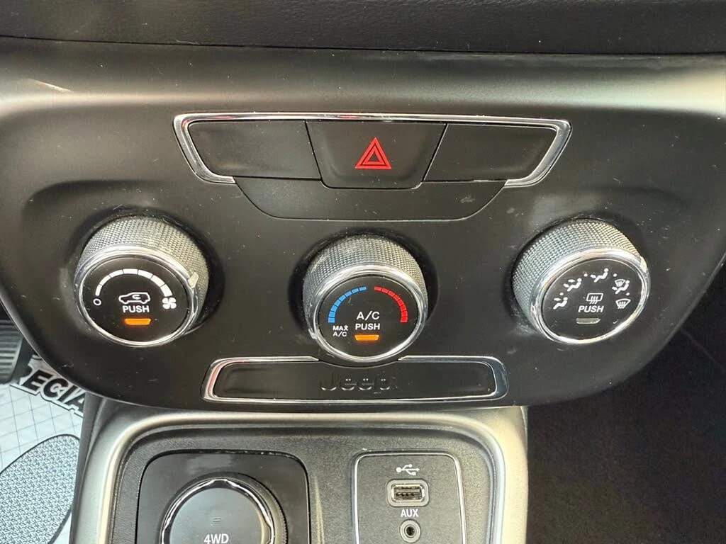 Jeep Compass *  *    *   *  | Mobile.bg   13