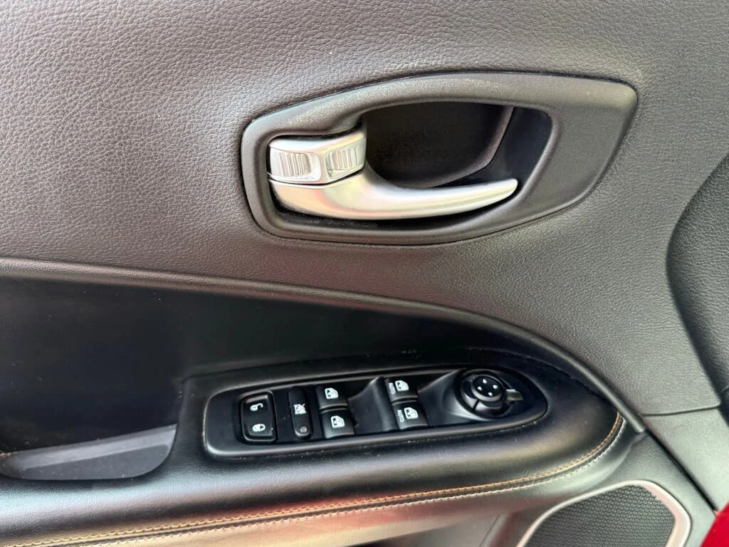 Jeep Compass *  *    *   *  | Mobile.bg   15