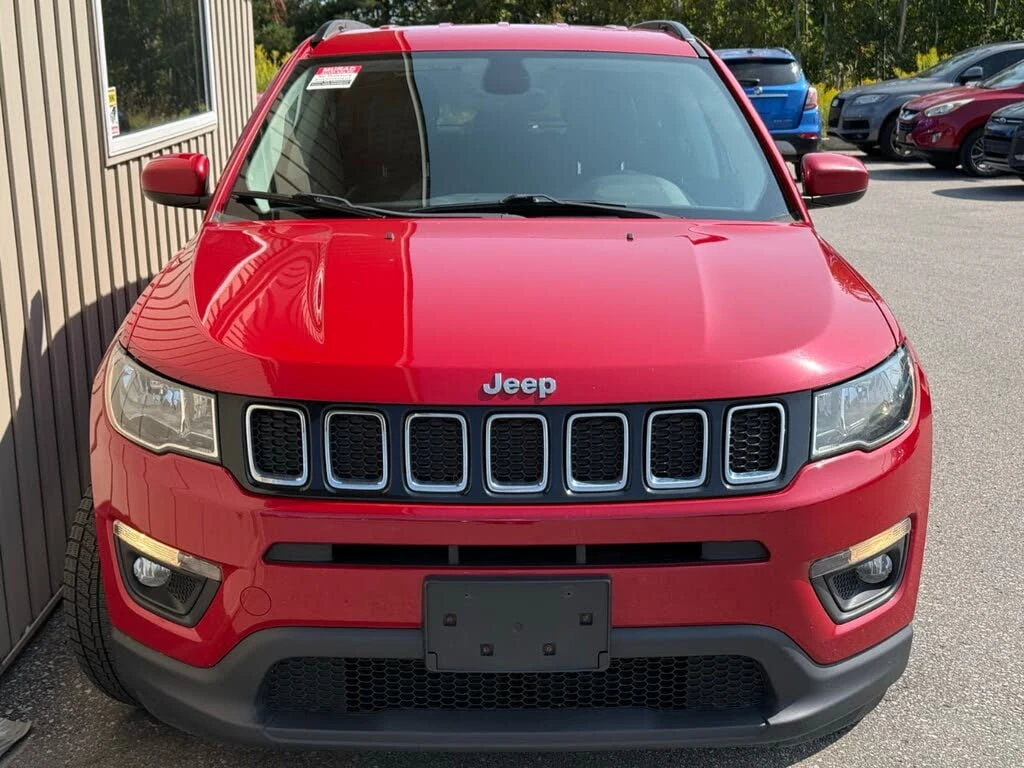 Jeep Compass * АВТО КРЕДИТ* ЦЕНА ДО БГ * СЕРВИЗНА ИСТОРИЯ *  - изображение 2