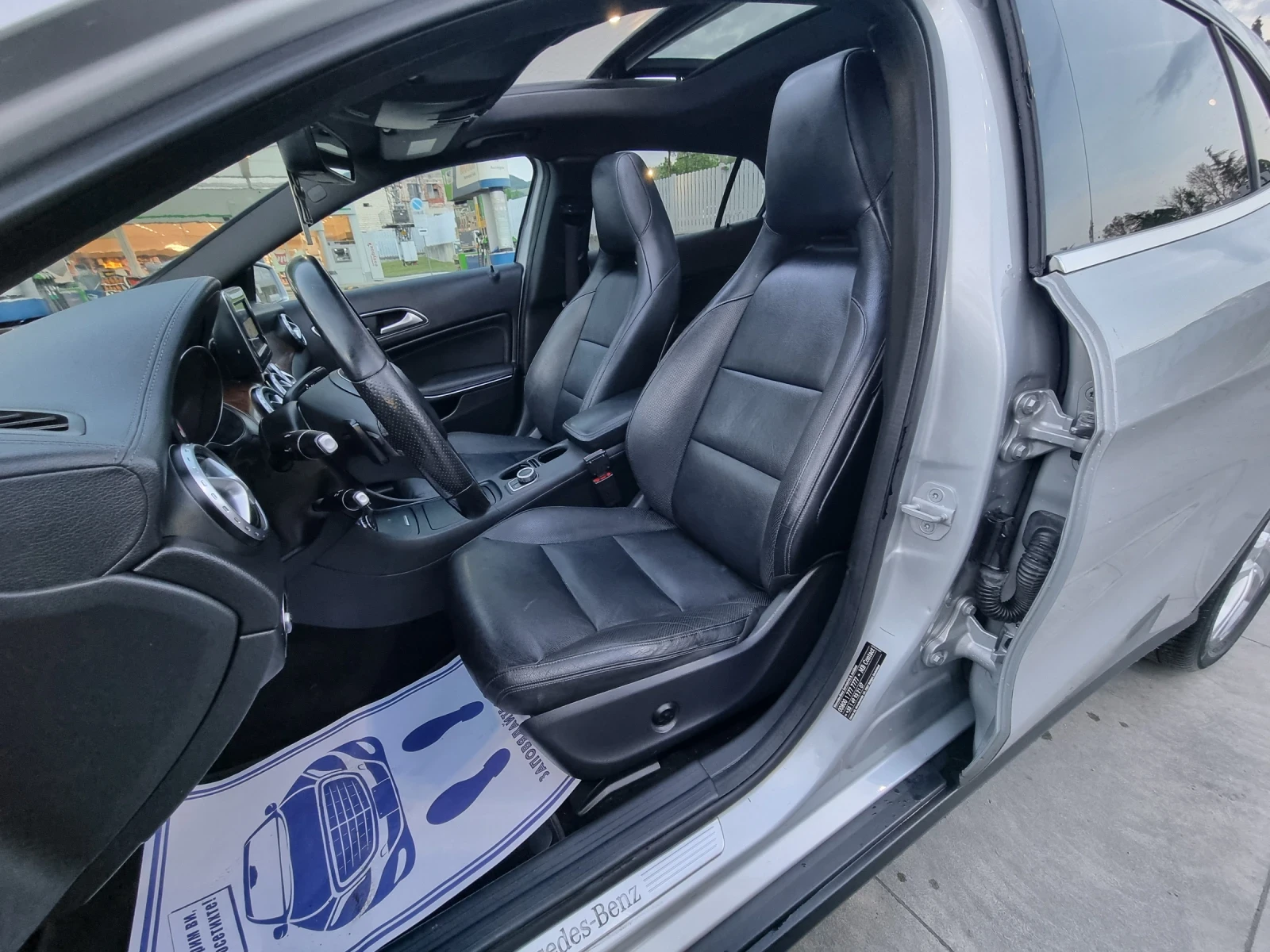 Mercedes-Benz GLA 200 CDI/PANORAMA/EDITION1/EU6W, снимка 10 - Автомобили и джипове - 54403157