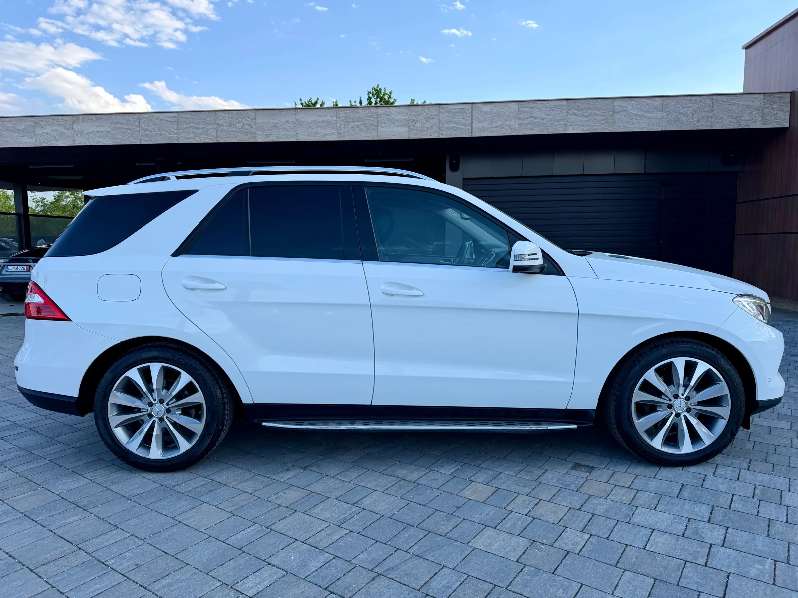 Mercedes-Benz ML 250 4-MATIC Bluetec, снимка 8 - Автомобили и джипове - 54444894