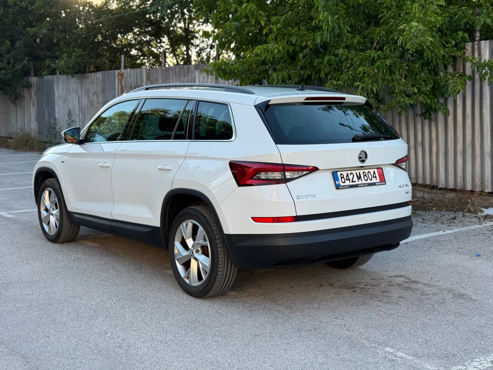 Skoda Kodiaq 2.0TDI 190hp 4x4 Кожа/Печка, снимка 5 - Автомобили и джипове - 54722509