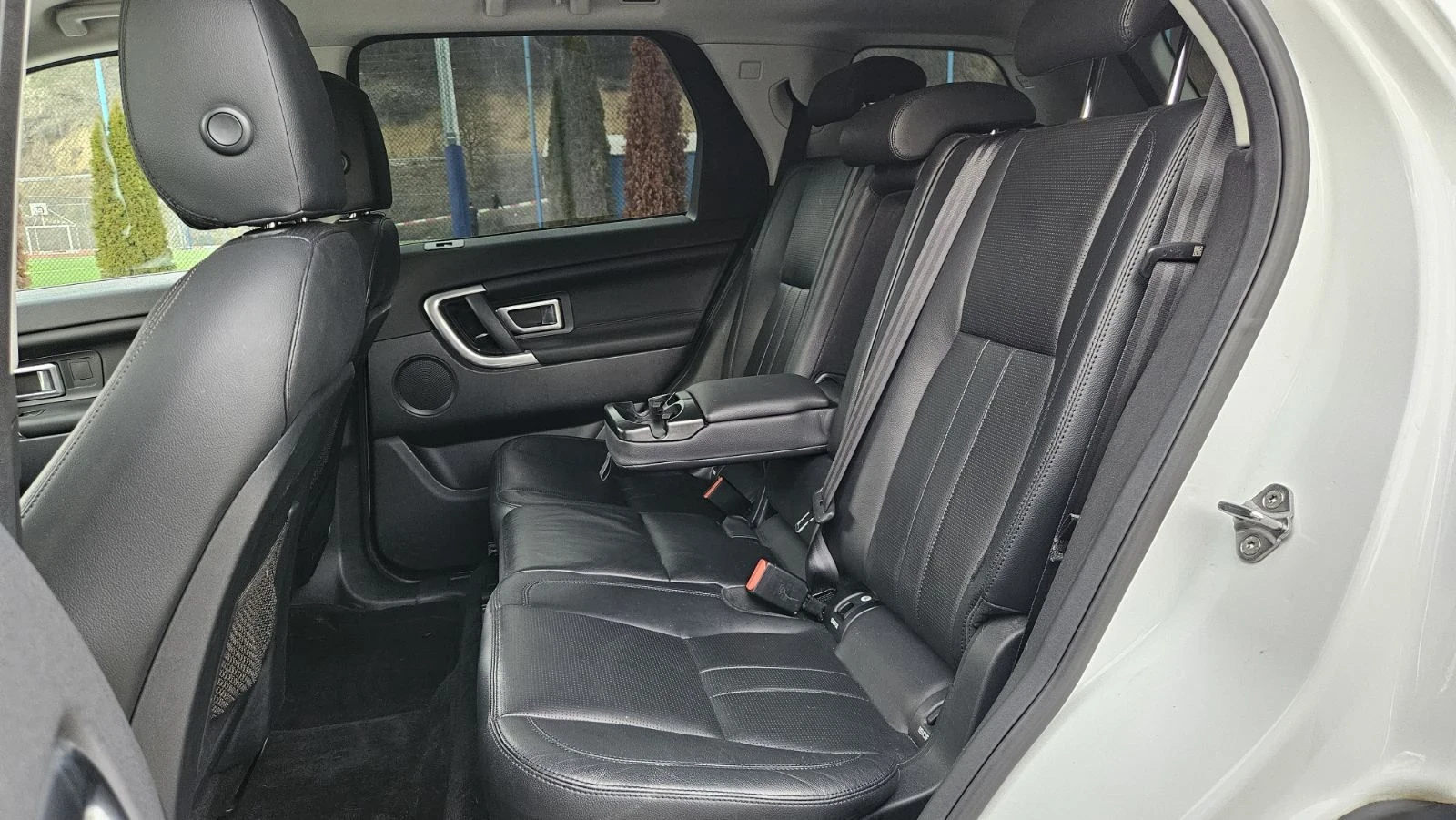 Land Rover Discovery Sport 2.0, снимка 11 - Автомобили и джипове - 55159468