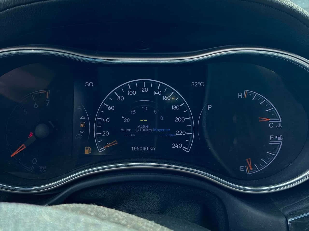 Jeep Grand cherokee * Overland * АВТОКРЕДИТ БЕЗ ПЪРВОНАЧАЛНА ВНОСКА* , снимка 8 - Автомобили и джипове - 55342771