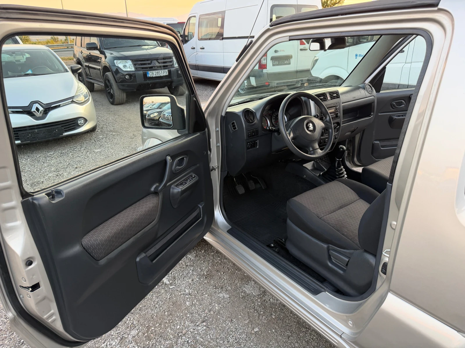 Suzuki Jimny 2009, снимка 9 - Автомобили и джипове - 55598397