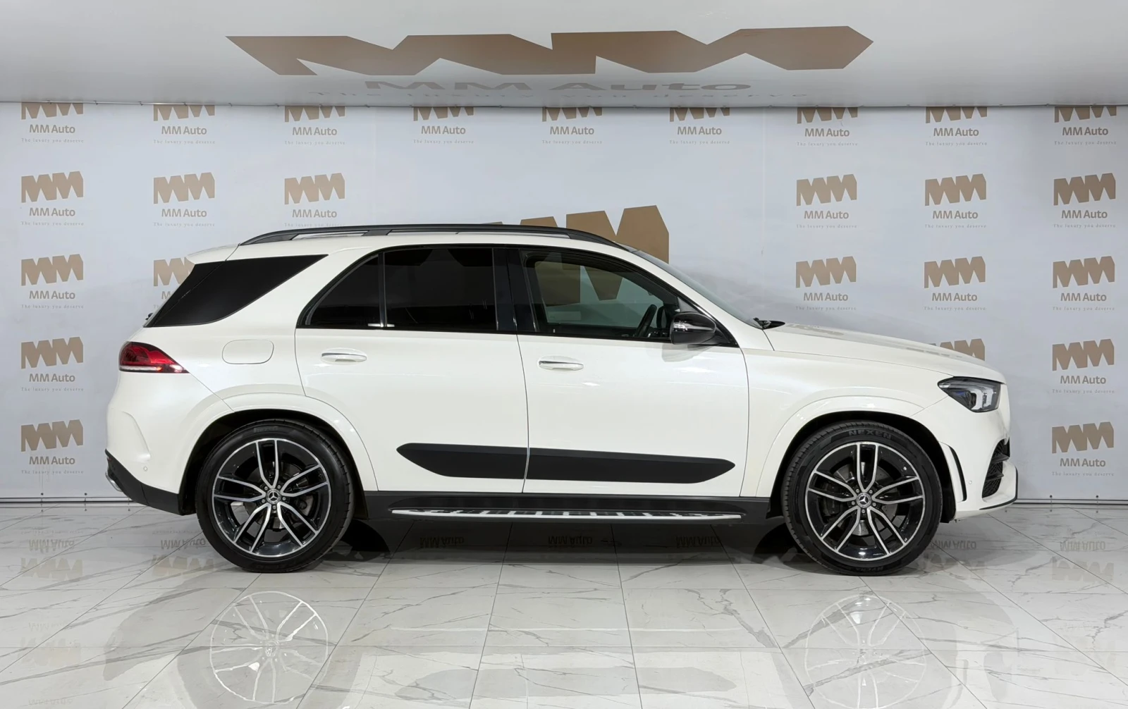 Mercedes-Benz GLE 350 d 4Matic* AMG* Burmester* Pano* Night, снимка 3 - Автомобили и джипове - 55958719