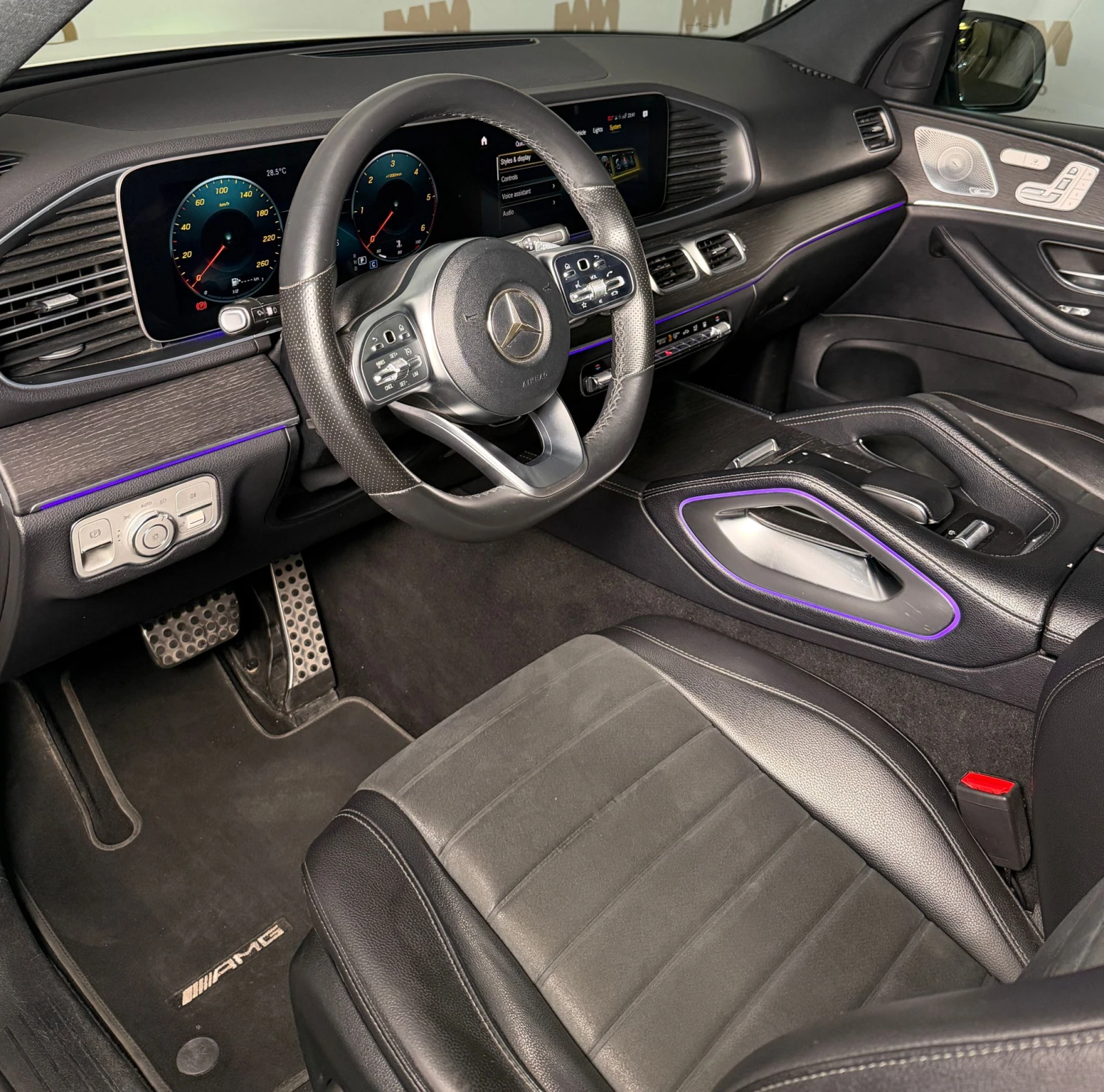 Mercedes-Benz GLE 350 d 4Matic* AMG* Burmester* Pano* Night, снимка 7 - Автомобили и джипове - 55958719