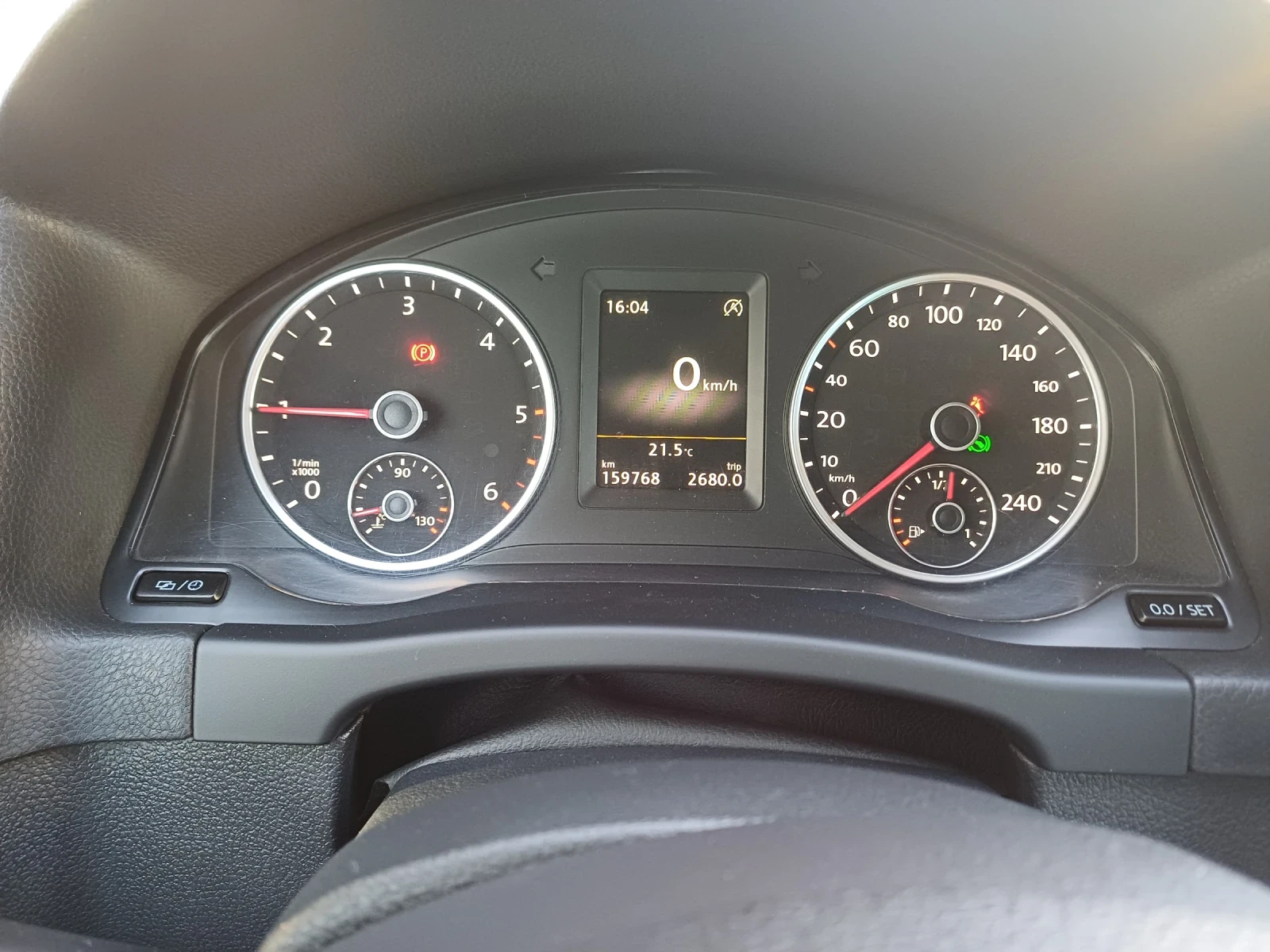 VW Tiguan, снимка 17 - Автомобили и джипове - 56329385