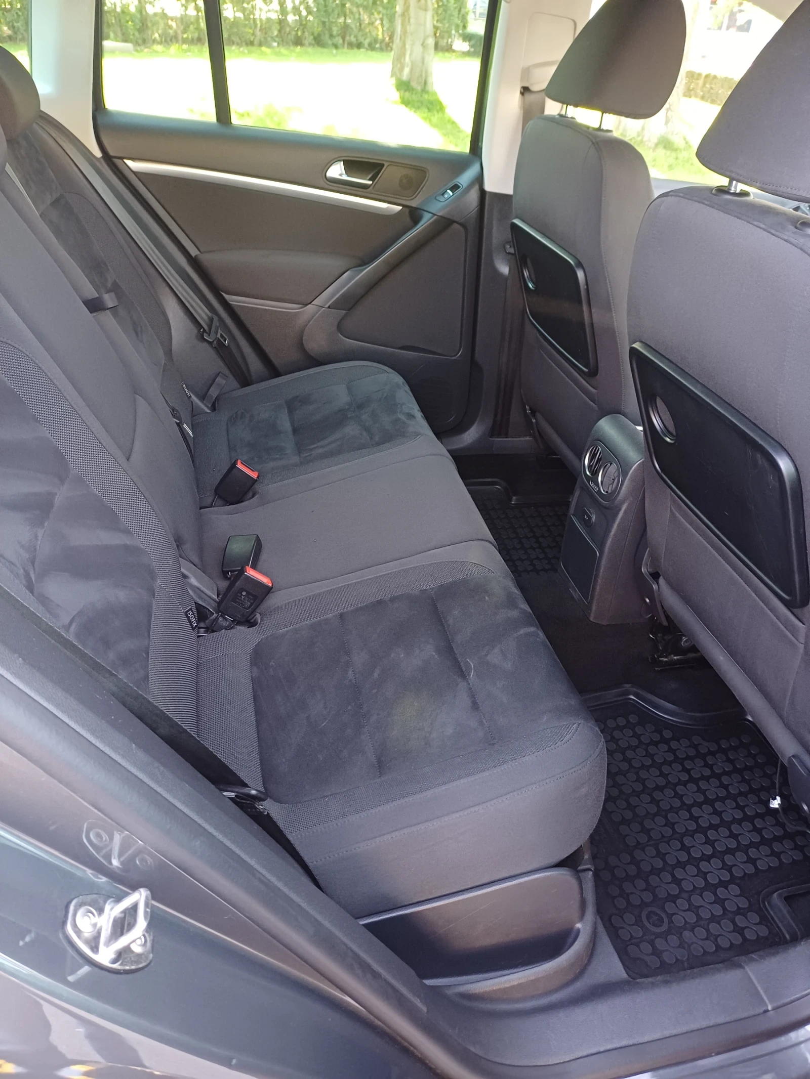 VW Tiguan, снимка 13 - Автомобили и джипове - 56329385