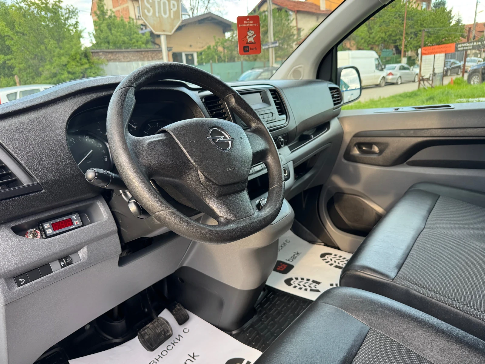 Opel Vivaro 2.0 * Автоматик* Хладилен*  - изображение 10