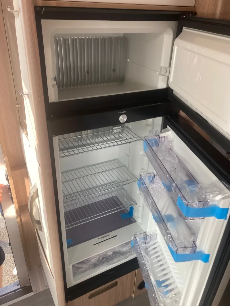 Кемпер Laika ECOVIP  L 4012 DS, снимка 10 - Каравани и кемпери - 52007647