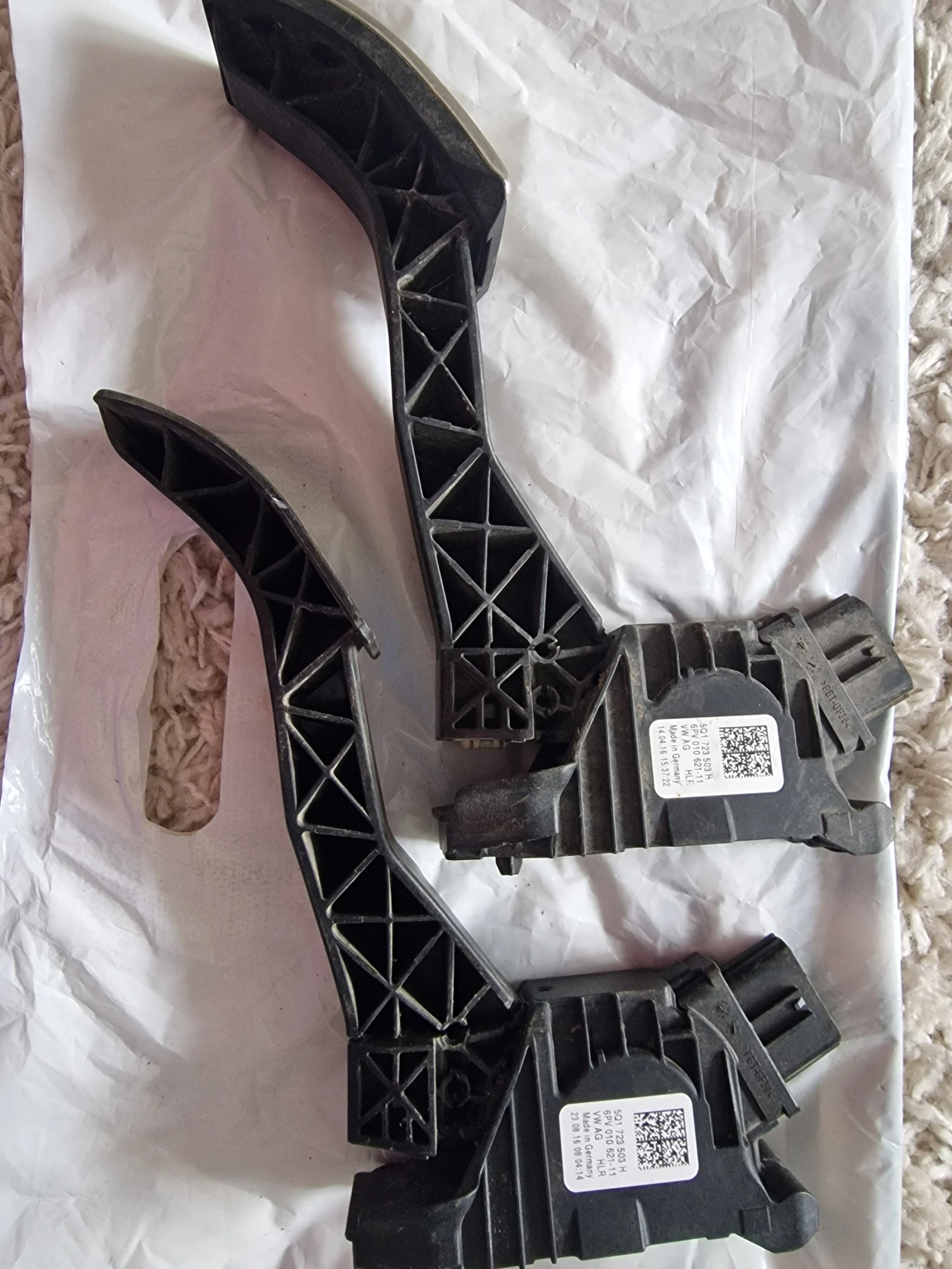 5Q1723503H   VW PASSAT 8 5Q1 723 503 H  6PV 010 621-11 | Mobile.bg   1