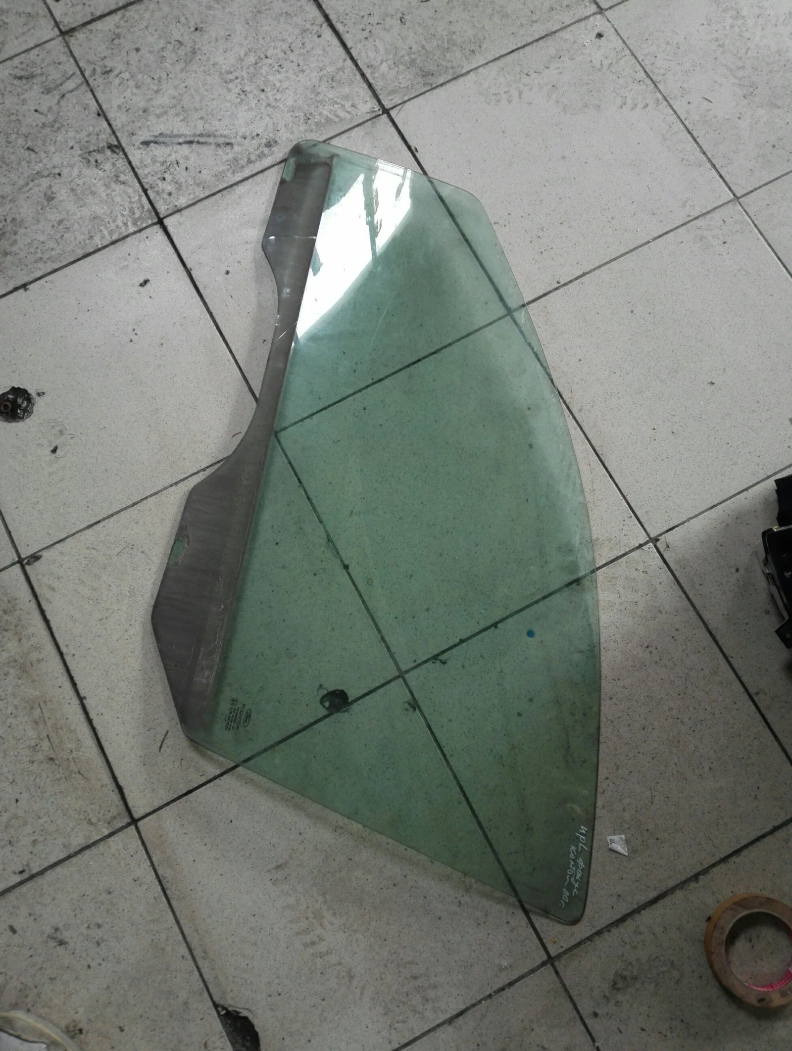 ������ ������ ���� ���� ����� ����� 1.8���� | Mobile.bg � ����������� 1